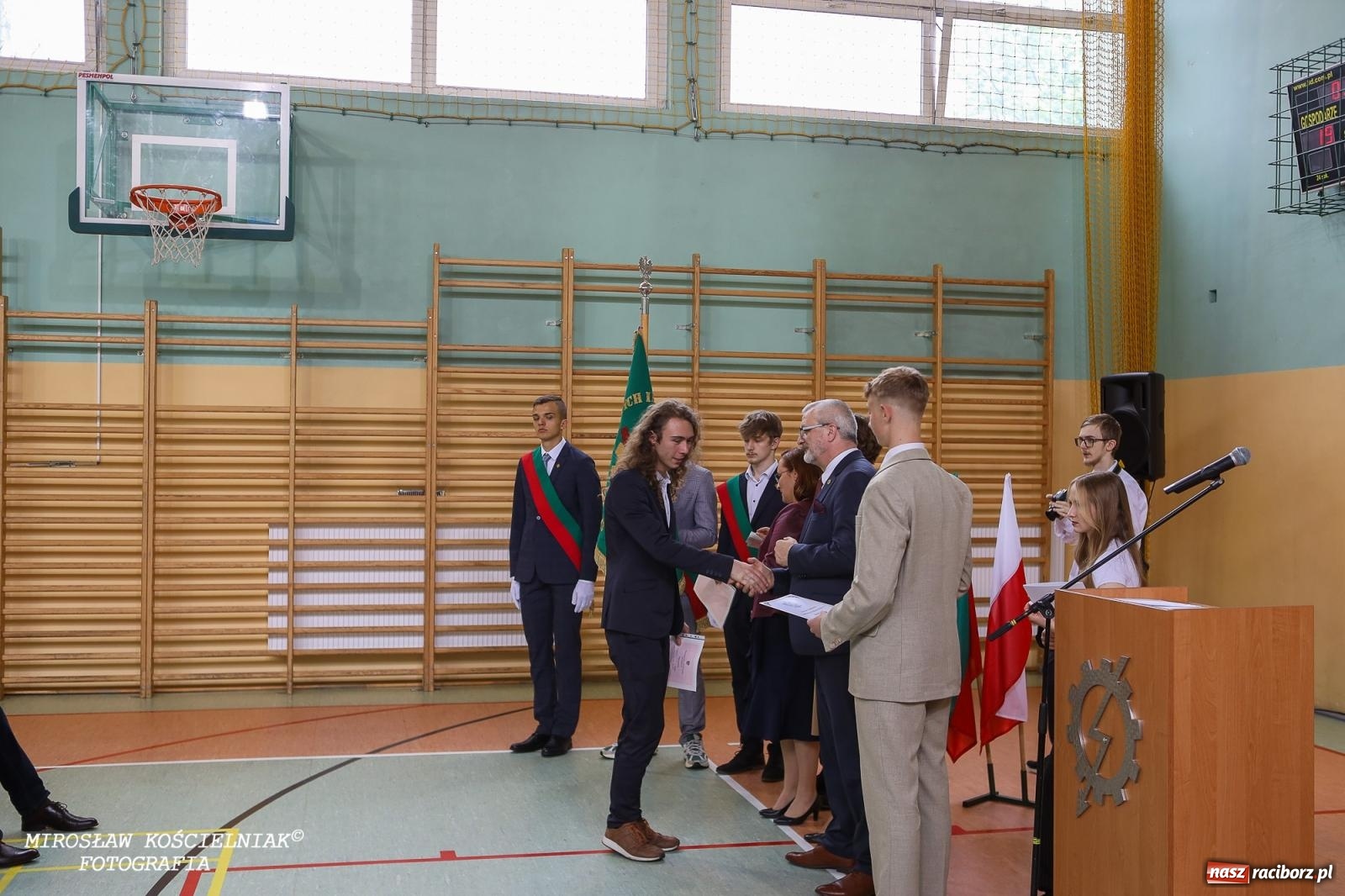 Zdjęcie w galerii na portalu naszraciborz.pl: Raciborska politechnika nad Odrą pożegnała absolwentów wiadomości z regionu