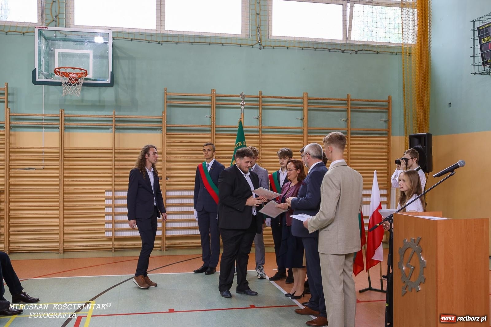 Zdjęcie w galerii na portalu naszraciborz.pl: Raciborska politechnika nad Odrą pożegnała absolwentów wiadomości z regionu