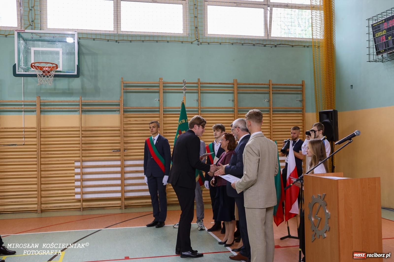 Zdjęcie w galerii na portalu naszraciborz.pl: Raciborska politechnika nad Odrą pożegnała absolwentów wiadomości z regionu