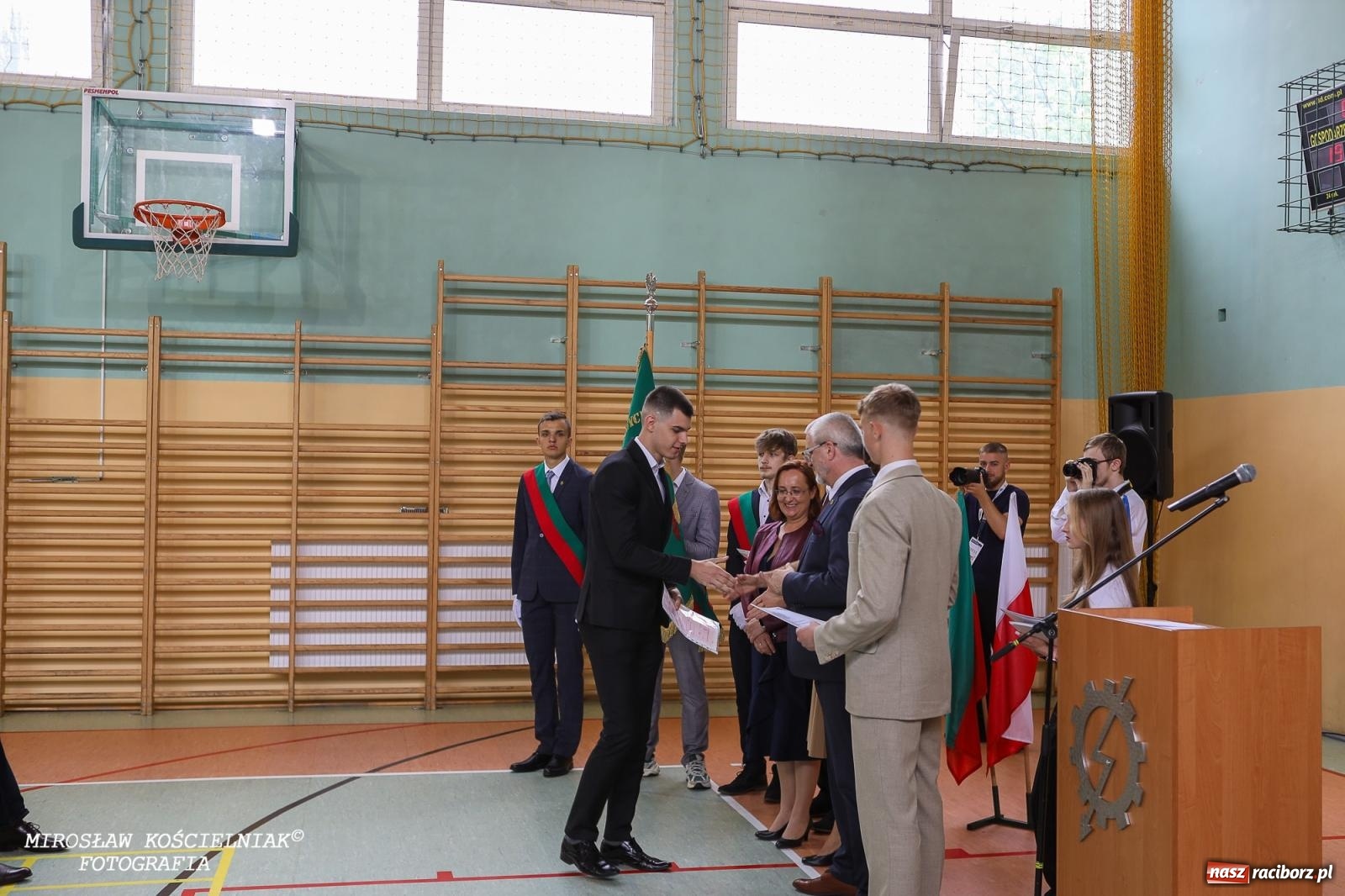 Zdjęcie w galerii na portalu naszraciborz.pl: Raciborska politechnika nad Odrą pożegnała absolwentów wiadomości z regionu