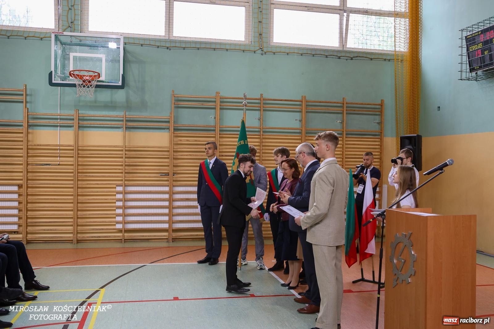 Zdjęcie w galerii na portalu naszraciborz.pl: Raciborska politechnika nad Odrą pożegnała absolwentów wiadomości z regionu