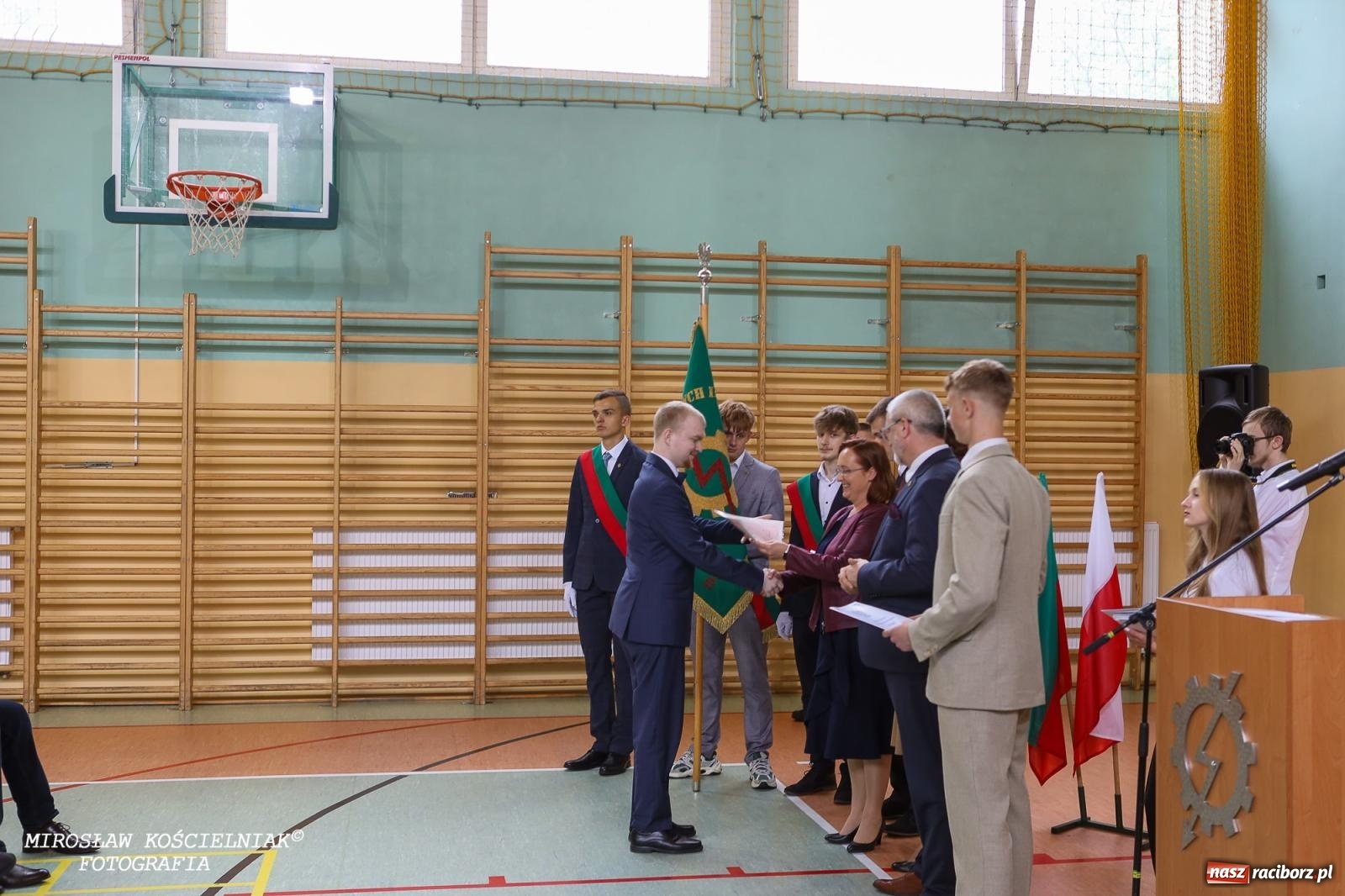 Zdjęcie w galerii na portalu naszraciborz.pl: Raciborska politechnika nad Odrą pożegnała absolwentów wiadomości z regionu