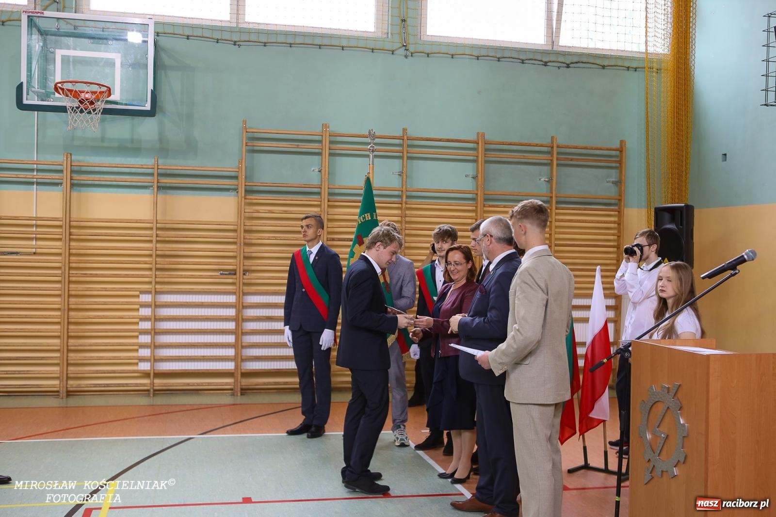 Zdjęcie w galerii na portalu naszraciborz.pl: Raciborska politechnika nad Odrą pożegnała absolwentów wiadomości z regionu