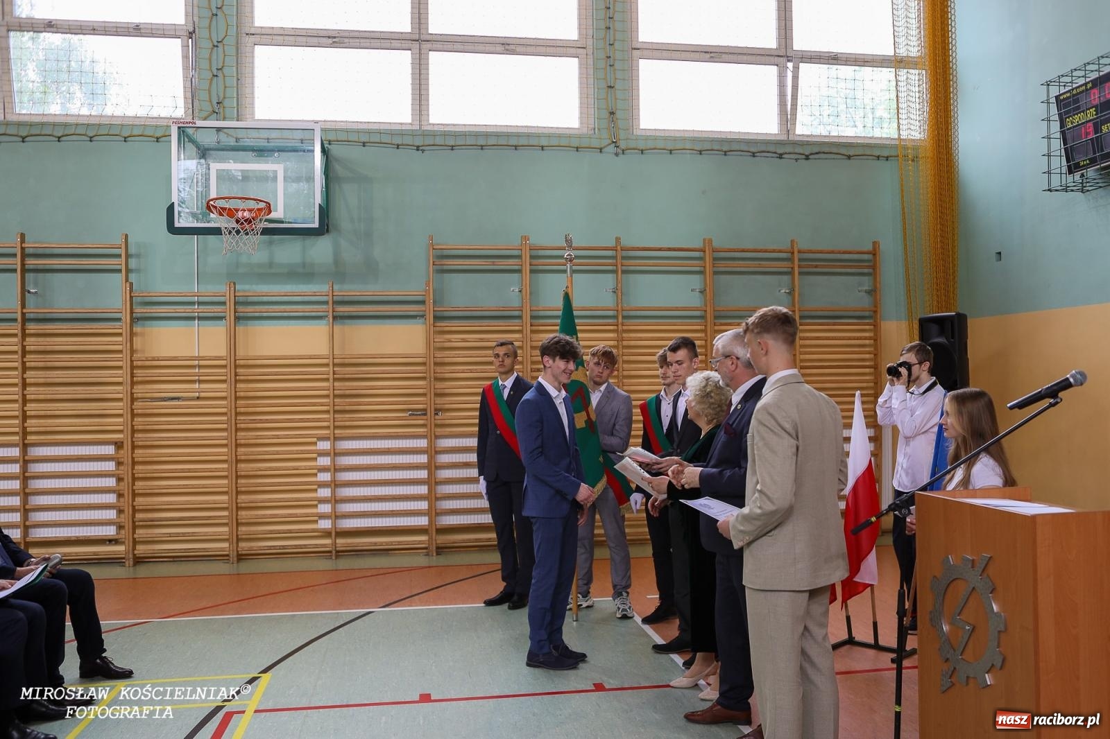 Zdjęcie w galerii na portalu naszraciborz.pl: Raciborska politechnika nad Odrą pożegnała absolwentów wiadomości z regionu