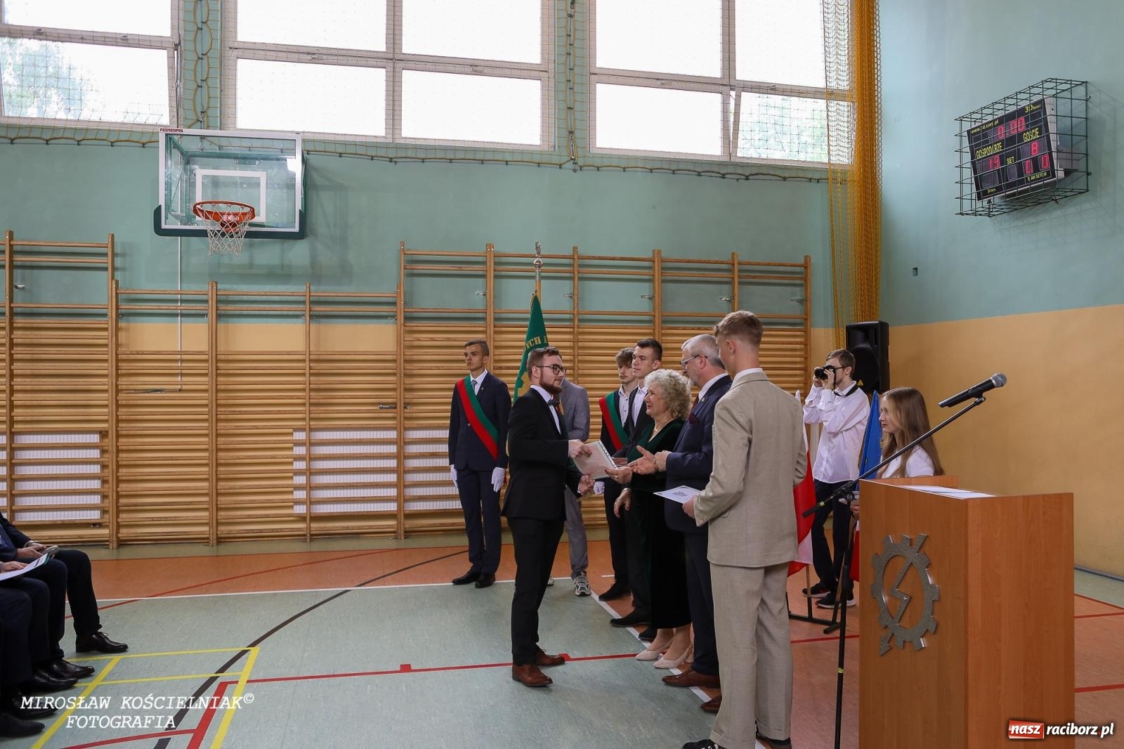 Zdjęcie w galerii na portalu naszraciborz.pl: Raciborska politechnika nad Odrą pożegnała absolwentów wiadomości z regionu