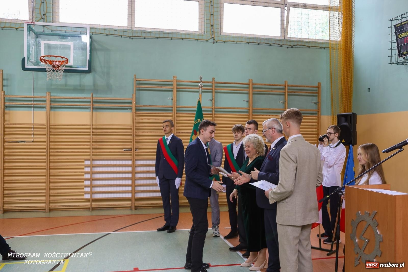 Zdjęcie w galerii na portalu naszraciborz.pl: Raciborska politechnika nad Odrą pożegnała absolwentów wiadomości z regionu