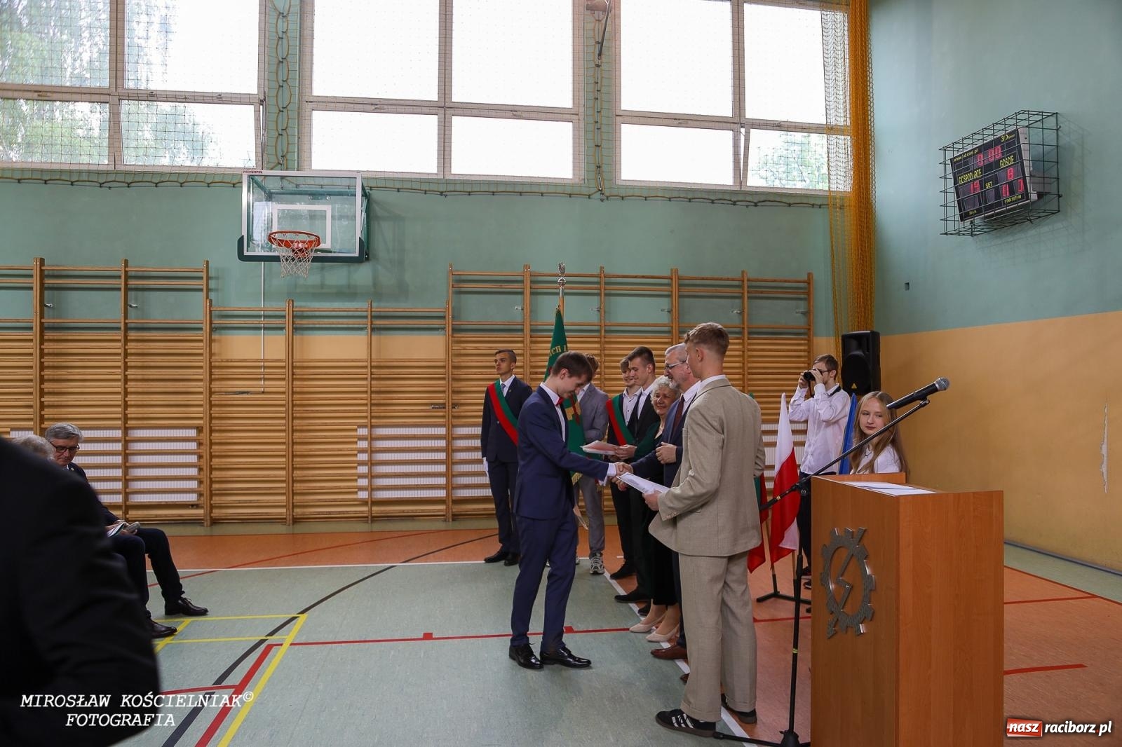 Zdjęcie w galerii na portalu naszraciborz.pl: Raciborska politechnika nad Odrą pożegnała absolwentów wiadomości z regionu