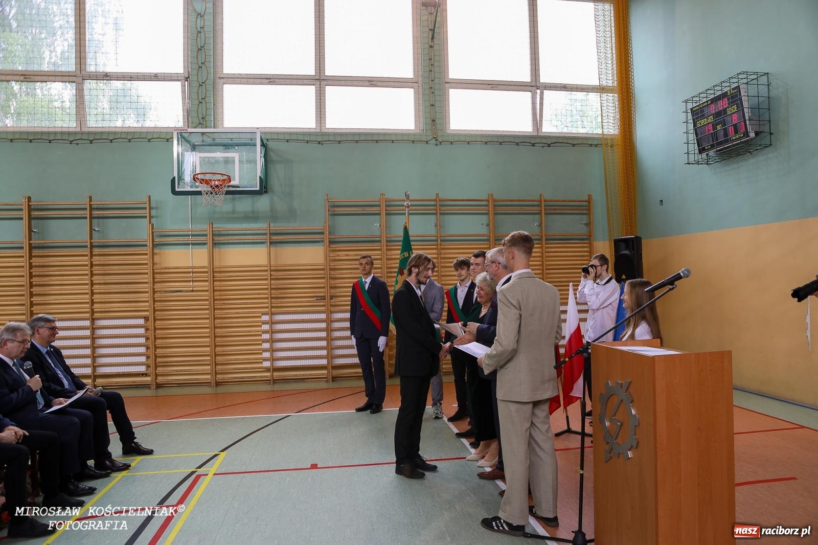 Zdjęcie w galerii na portalu naszraciborz.pl: Raciborska politechnika nad Odrą pożegnała absolwentów wiadomości z regionu