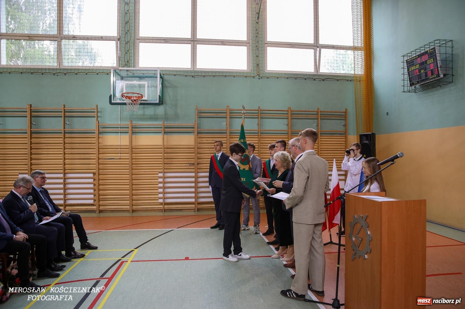 Zdjęcie w galerii na portalu naszraciborz.pl: Raciborska politechnika nad Odrą pożegnała absolwentów wiadomości z regionu