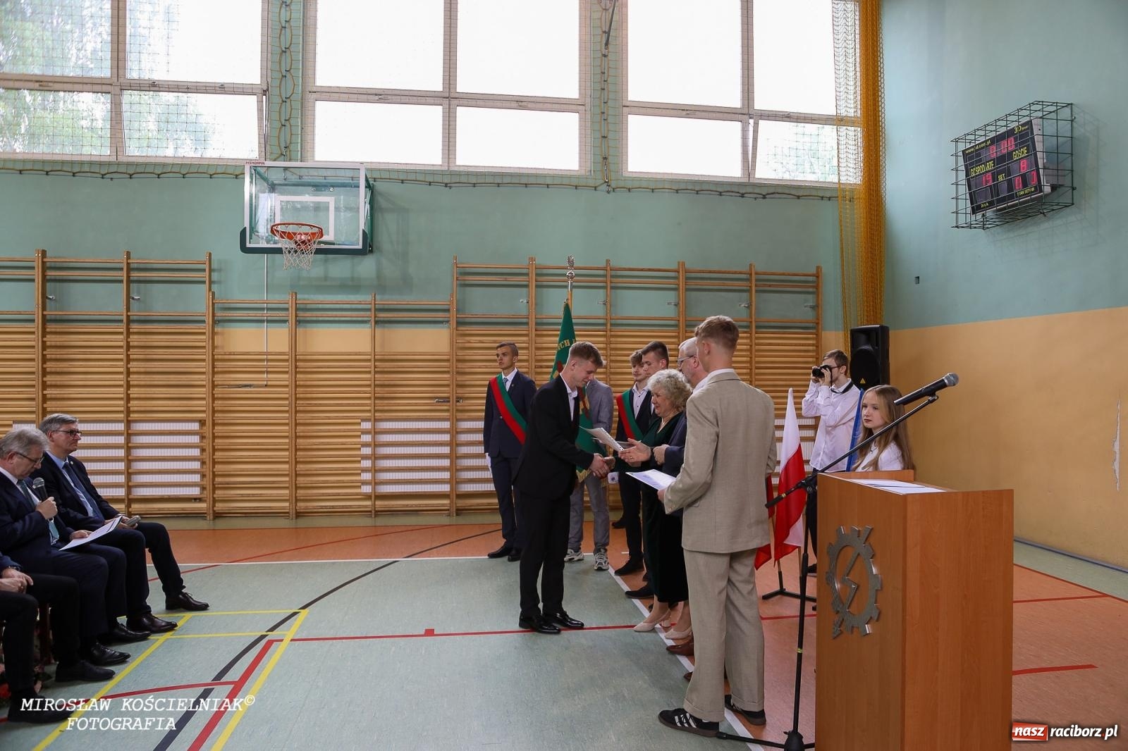 Zdjęcie w galerii na portalu naszraciborz.pl: Raciborska politechnika nad Odrą pożegnała absolwentów wiadomości z regionu