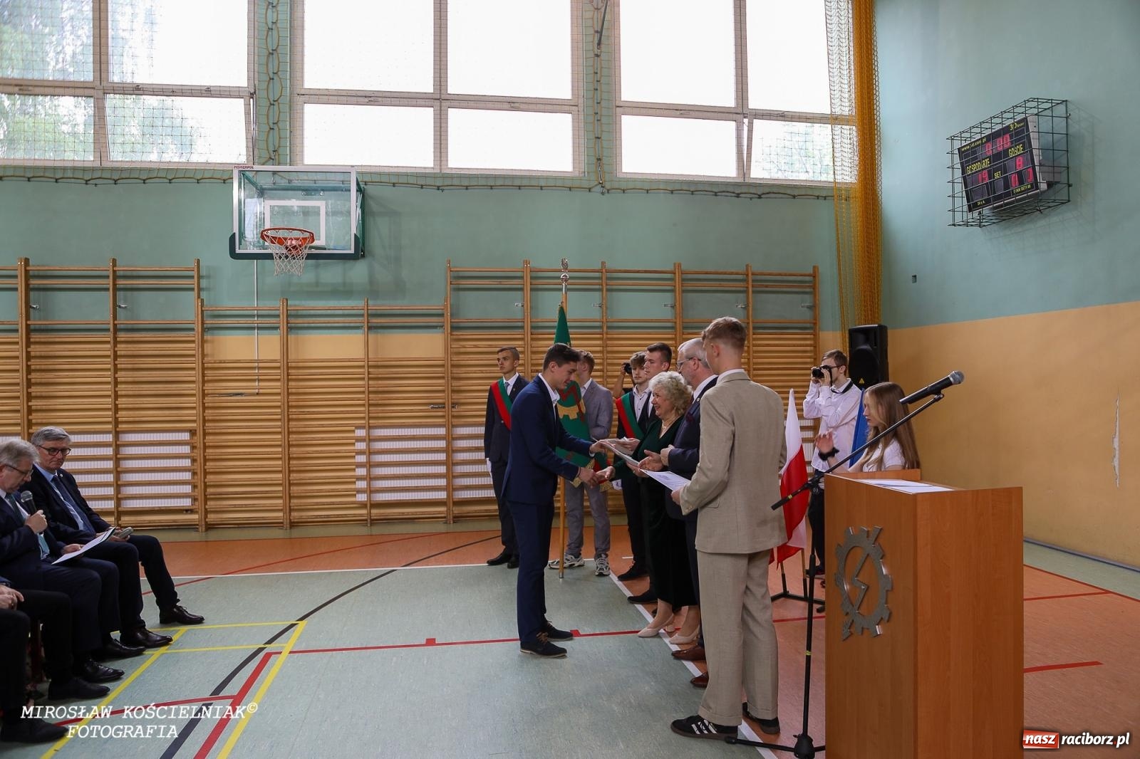 Zdjęcie w galerii na portalu naszraciborz.pl: Raciborska politechnika nad Odrą pożegnała absolwentów wiadomości z regionu