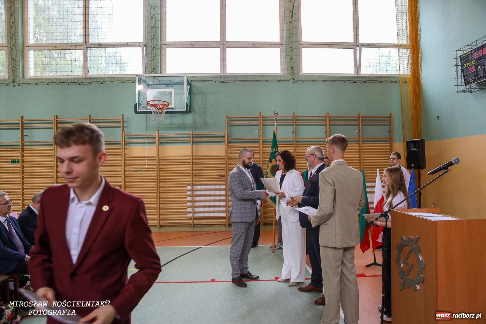 Zdjęcie w galerii na portalu naszraciborz.pl: Raciborska politechnika nad Odrą pożegnała absolwentów wiadomości z regionu