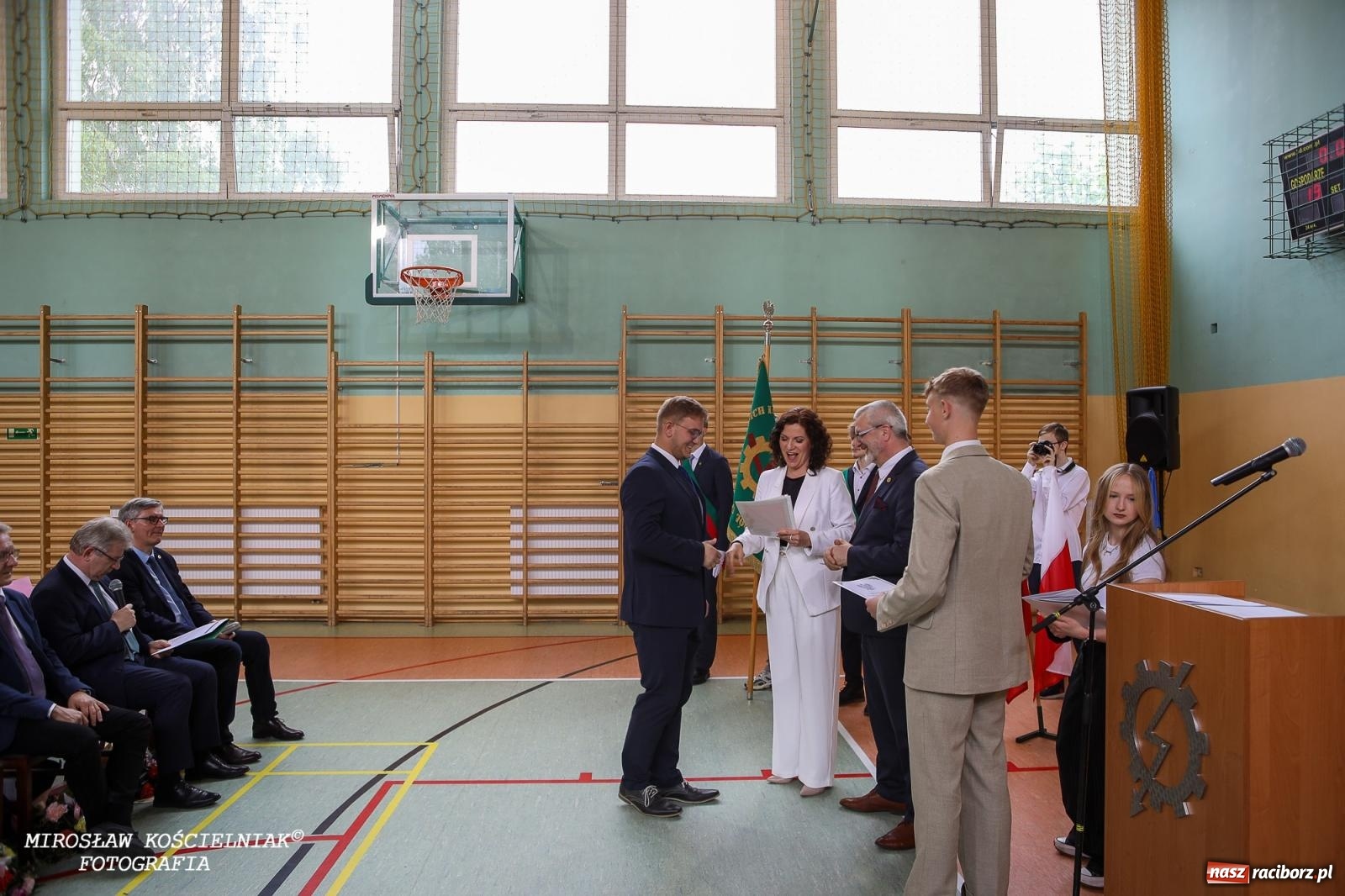 Zdjęcie w galerii na portalu naszraciborz.pl: Raciborska politechnika nad Odrą pożegnała absolwentów wiadomości z regionu