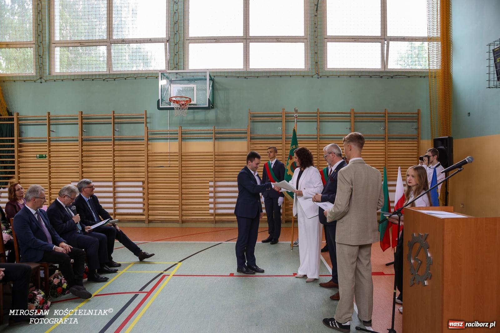 Zdjęcie w galerii na portalu naszraciborz.pl: Raciborska politechnika nad Odrą pożegnała absolwentów wiadomości z regionu