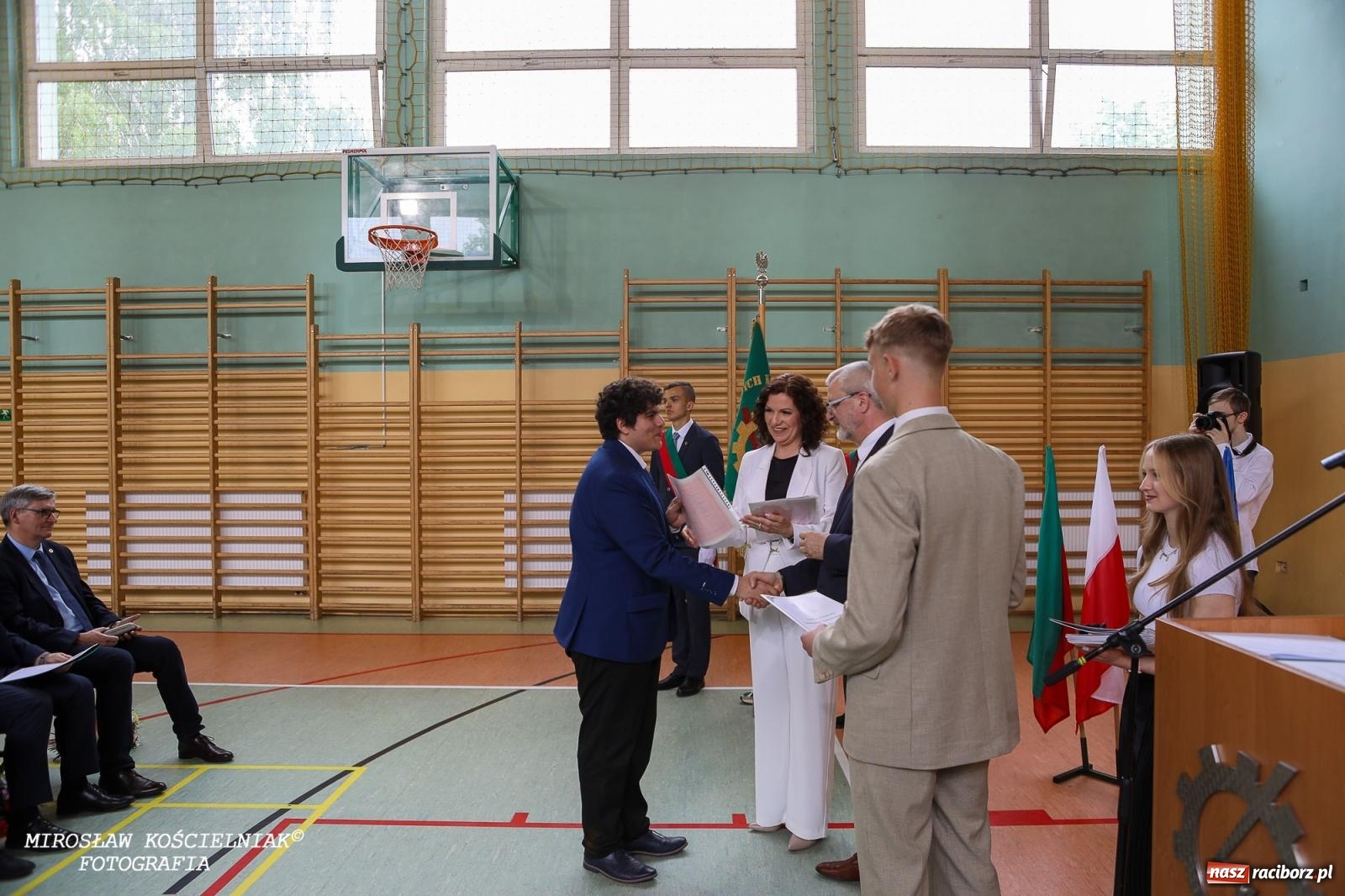 Zdjęcie w galerii na portalu naszraciborz.pl: Raciborska politechnika nad Odrą pożegnała absolwentów wiadomości z regionu