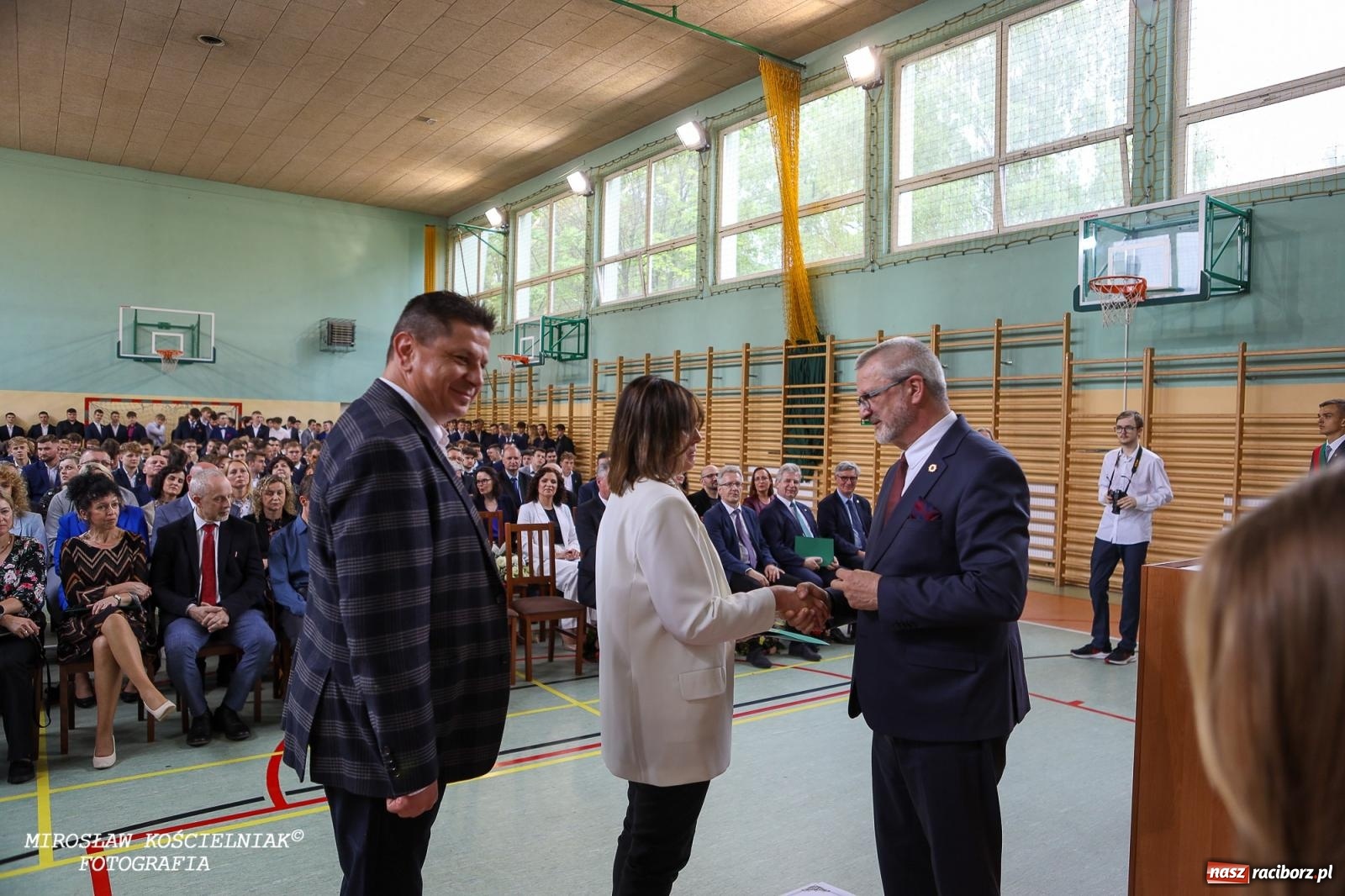 Zdjęcie w galerii na portalu naszraciborz.pl: Raciborska politechnika nad Odrą pożegnała absolwentów wiadomości z regionu