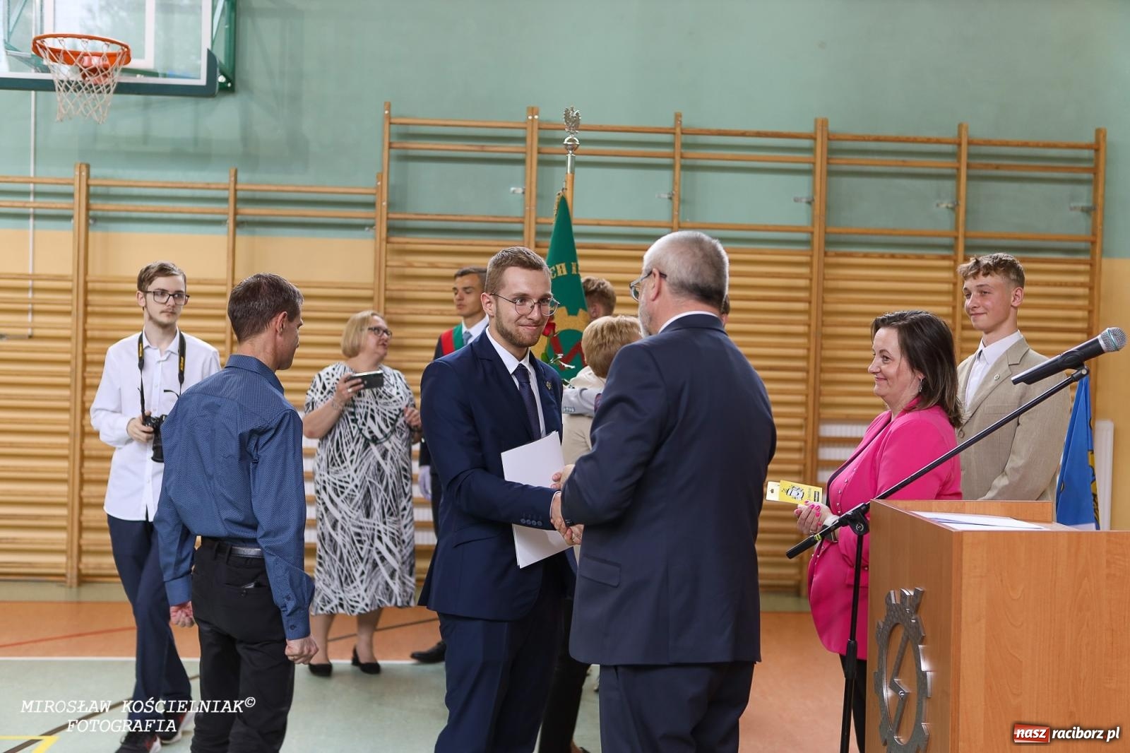 Zdjęcie w galerii na portalu naszraciborz.pl: Raciborska politechnika nad Odrą pożegnała absolwentów wiadomości z regionu