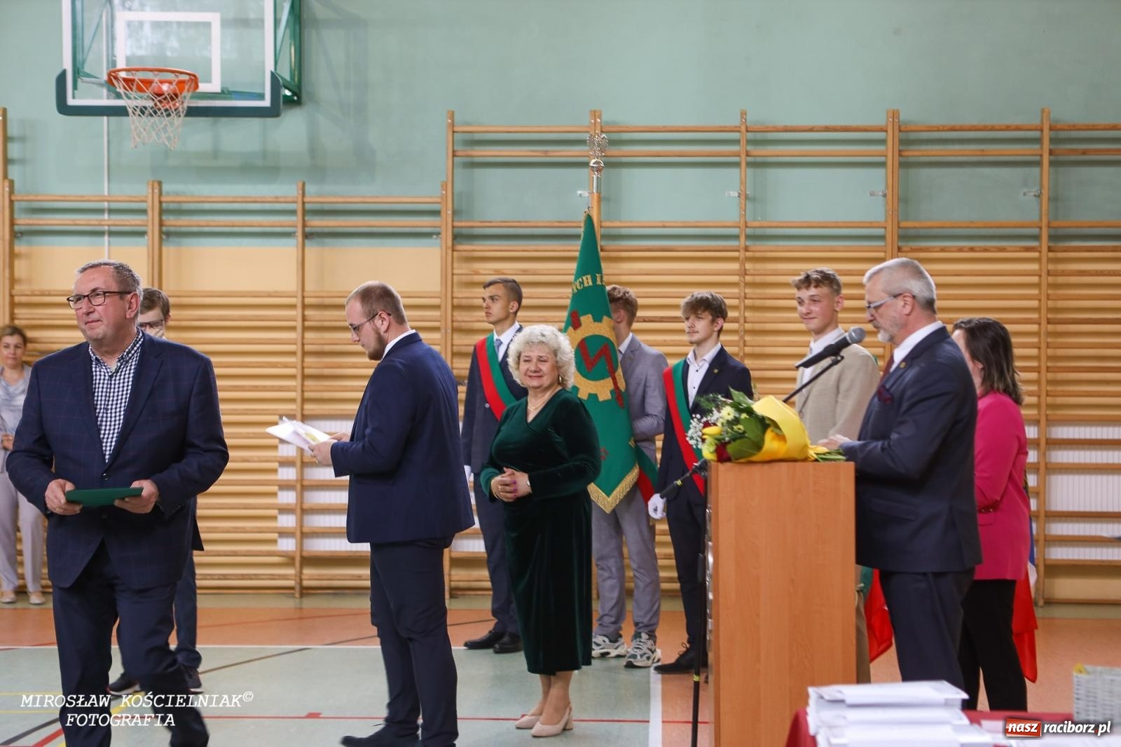 Zdjęcie w galerii na portalu naszraciborz.pl: Raciborska politechnika nad Odrą pożegnała absolwentów wiadomości z regionu