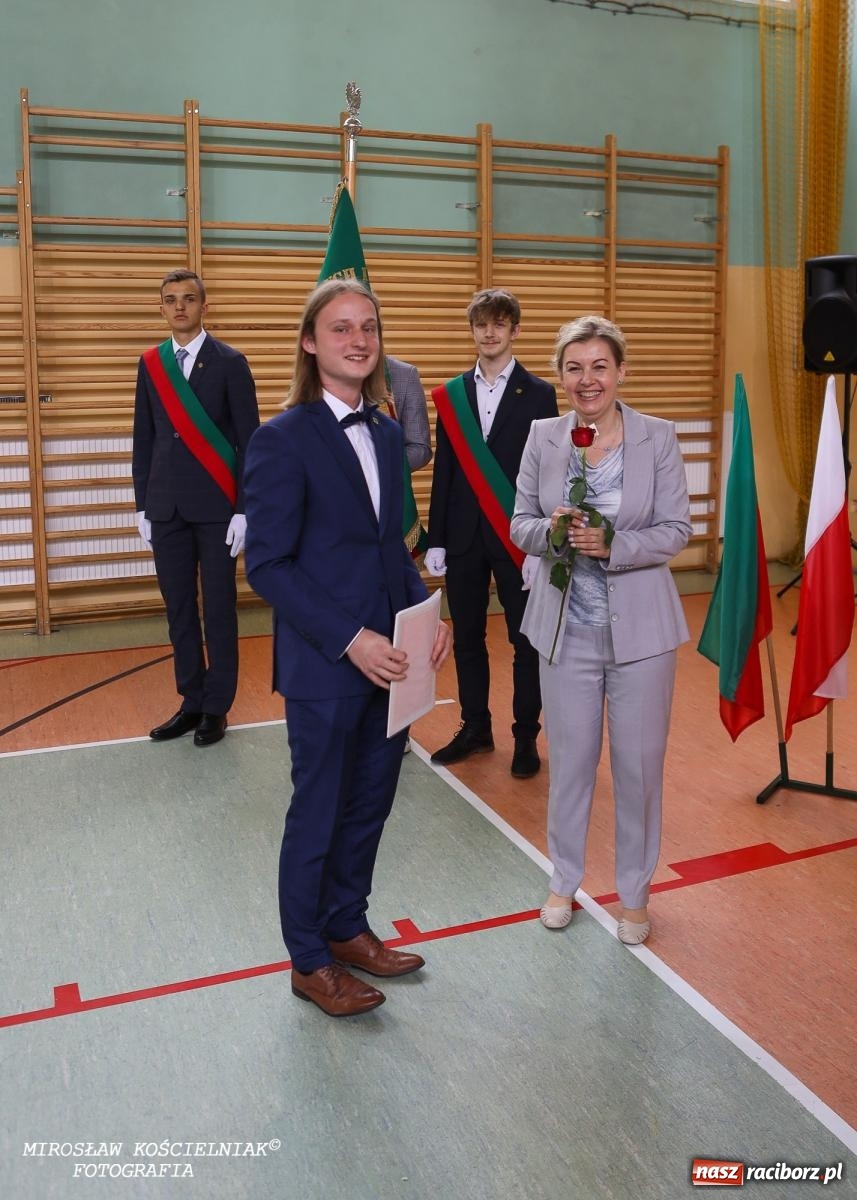 Zdjęcie w galerii na portalu naszraciborz.pl: Raciborska politechnika nad Odrą pożegnała absolwentów wiadomości z regionu