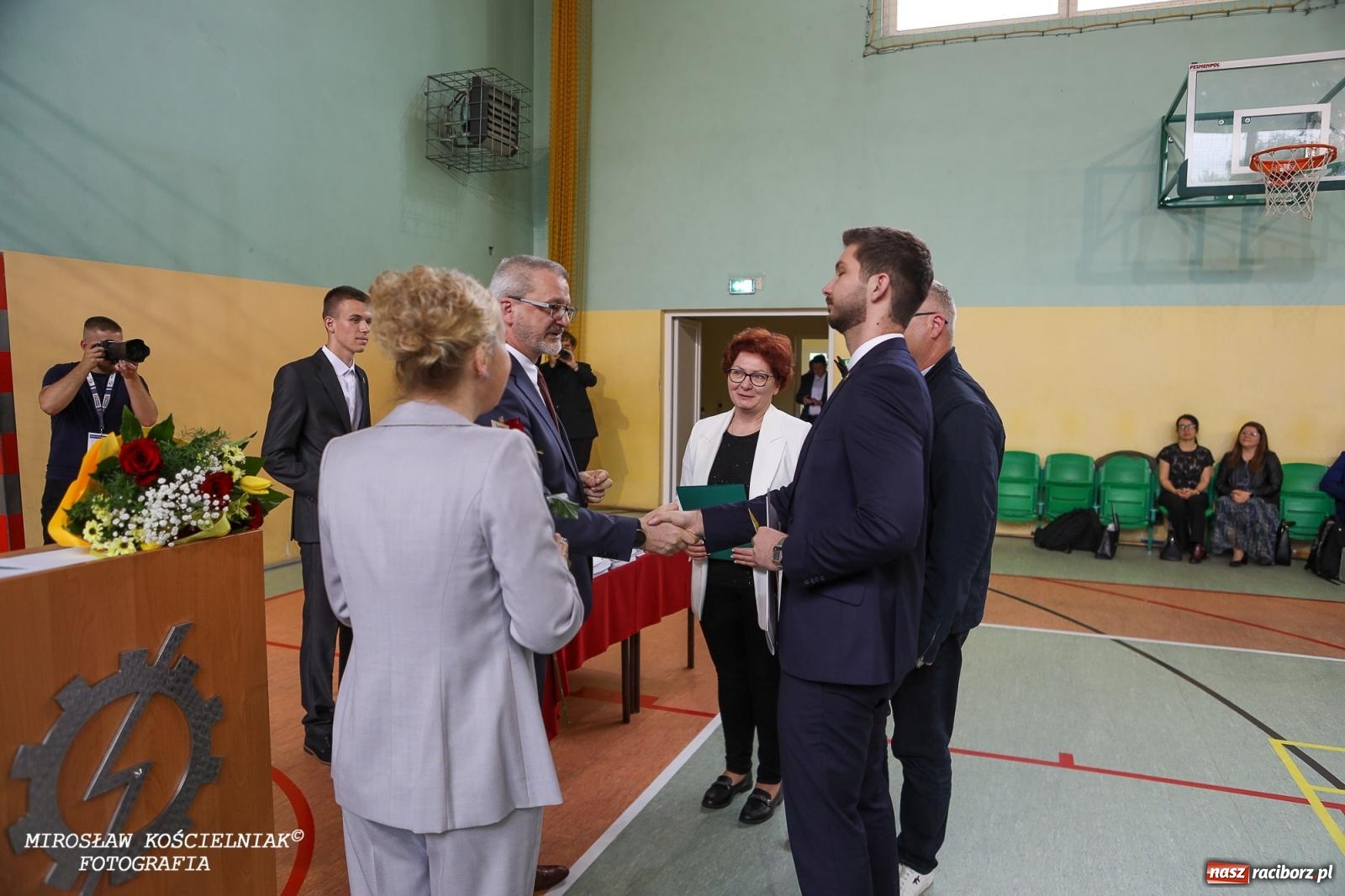 Zdjęcie w galerii na portalu naszraciborz.pl: Raciborska politechnika nad Odrą pożegnała absolwentów wiadomości z regionu