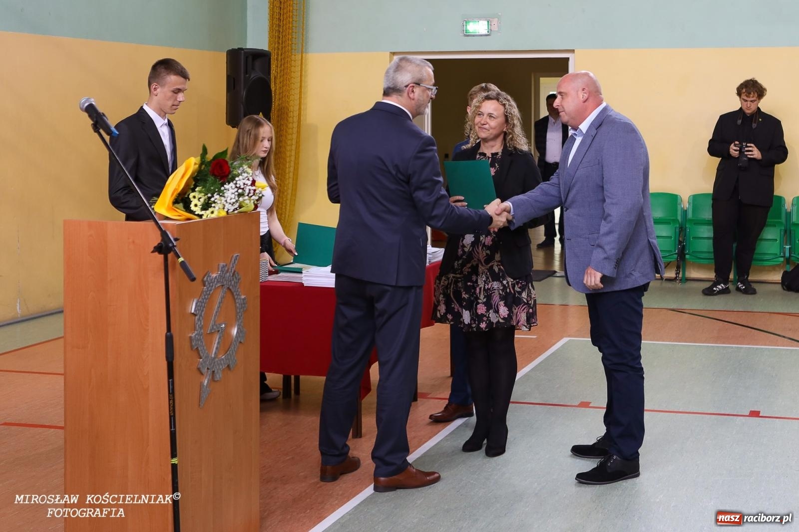 Zdjęcie w galerii na portalu naszraciborz.pl: Raciborska politechnika nad Odrą pożegnała absolwentów wiadomości z regionu