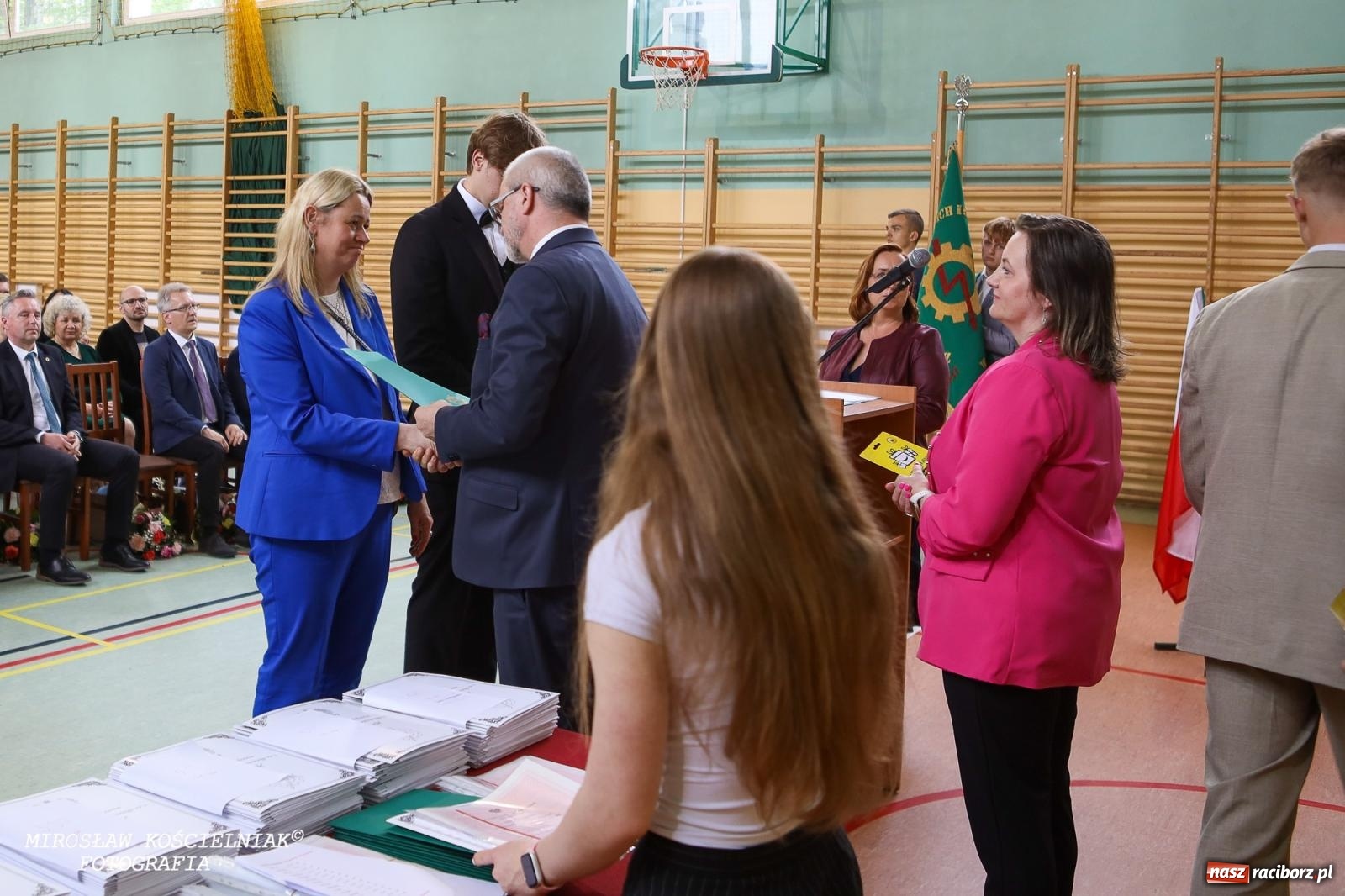 Zdjęcie w galerii na portalu naszraciborz.pl: Raciborska politechnika nad Odrą pożegnała absolwentów wiadomości z regionu