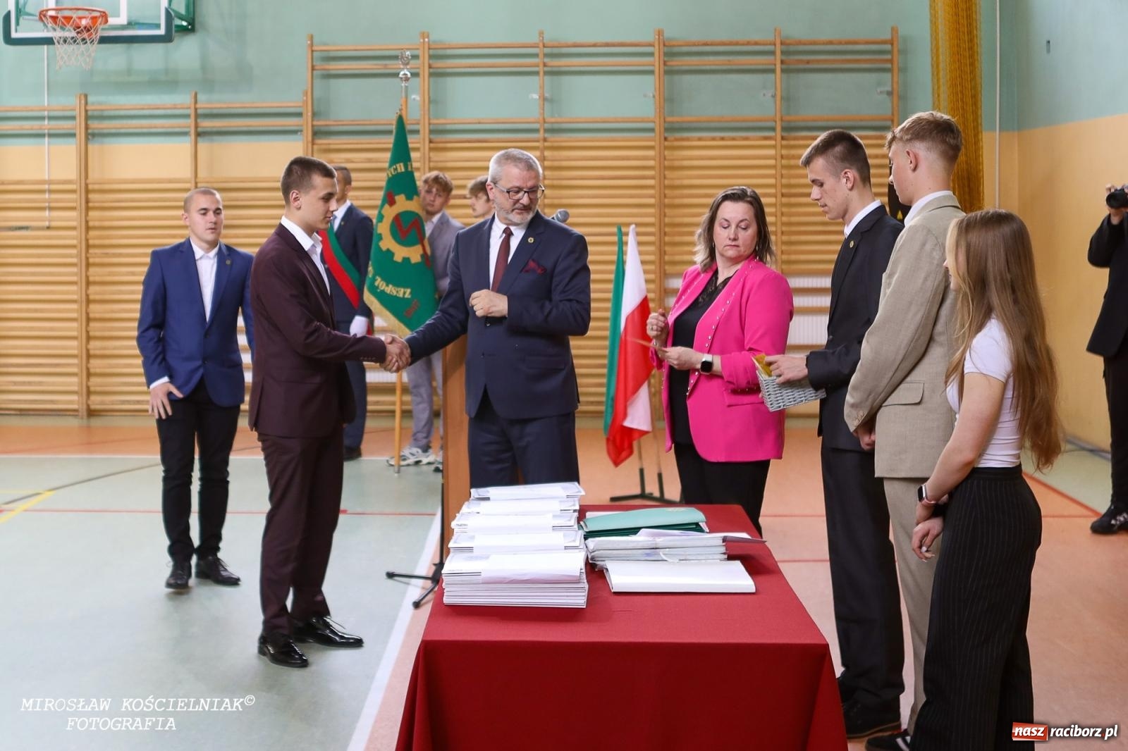 Zdjęcie w galerii na portalu naszraciborz.pl: Raciborska politechnika nad Odrą pożegnała absolwentów wiadomości z regionu