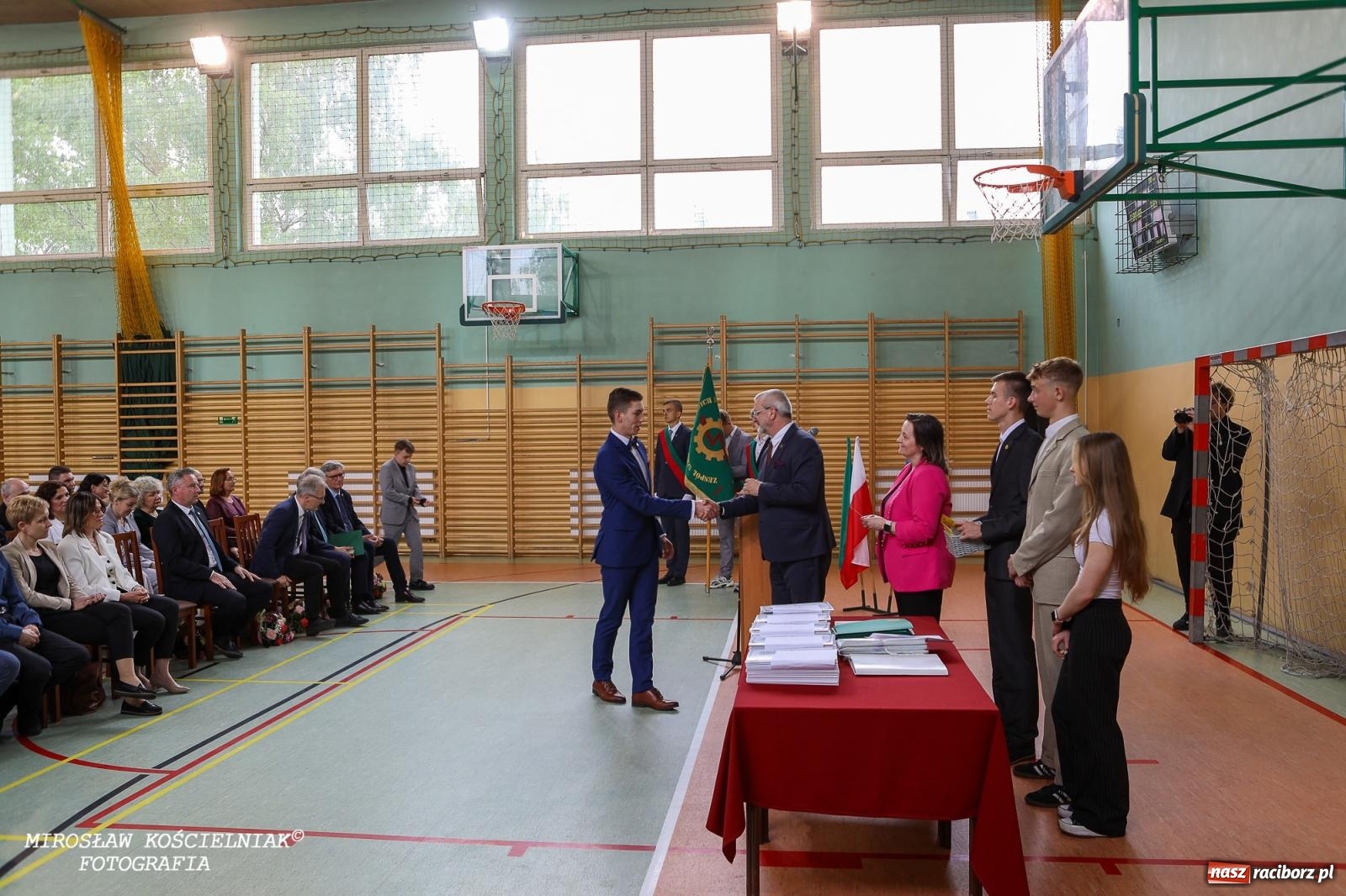 Zdjęcie w galerii na portalu naszraciborz.pl: Raciborska politechnika nad Odrą pożegnała absolwentów wiadomości z regionu