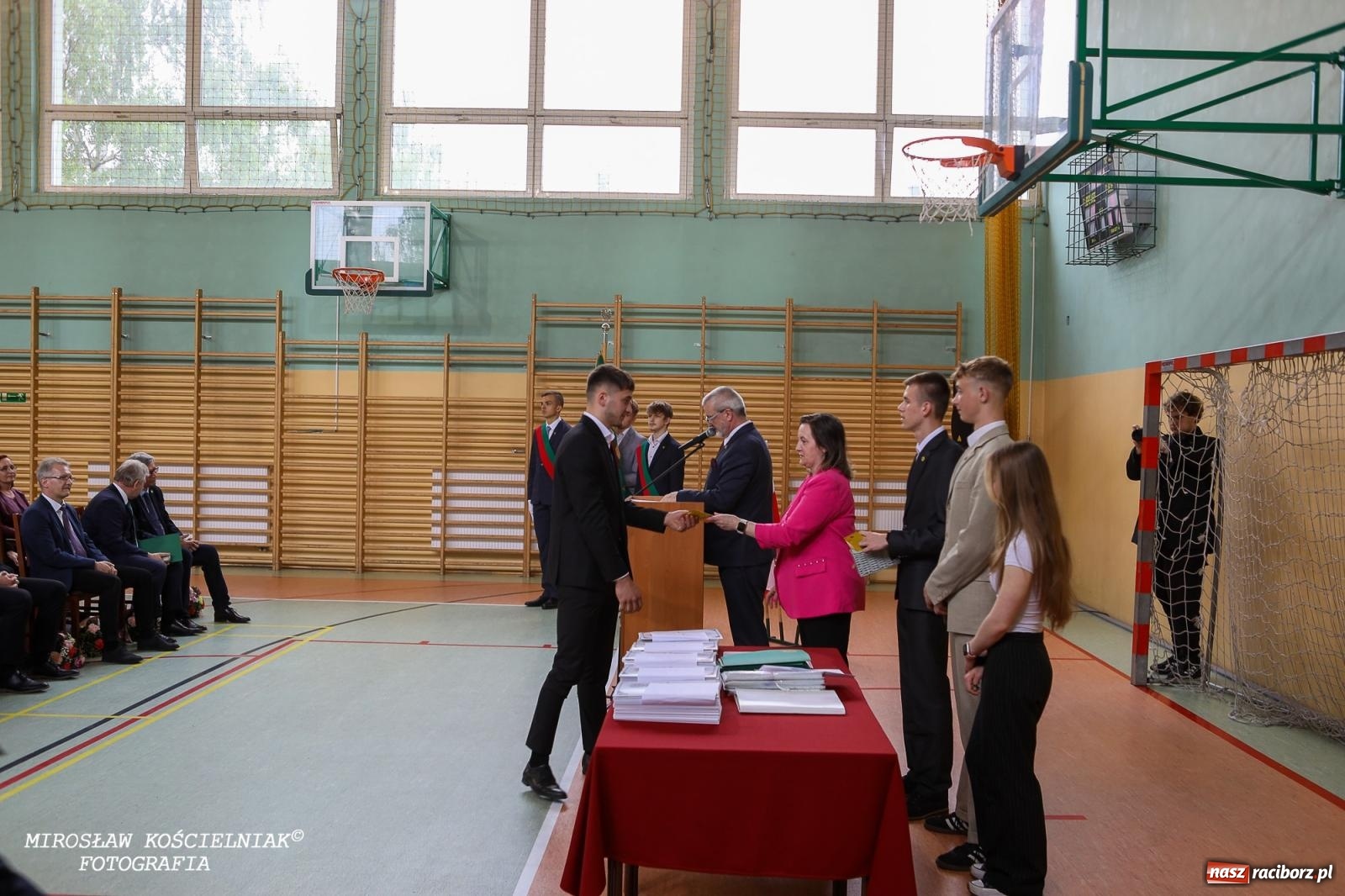 Zdjęcie w galerii na portalu naszraciborz.pl: Raciborska politechnika nad Odrą pożegnała absolwentów wiadomości z regionu