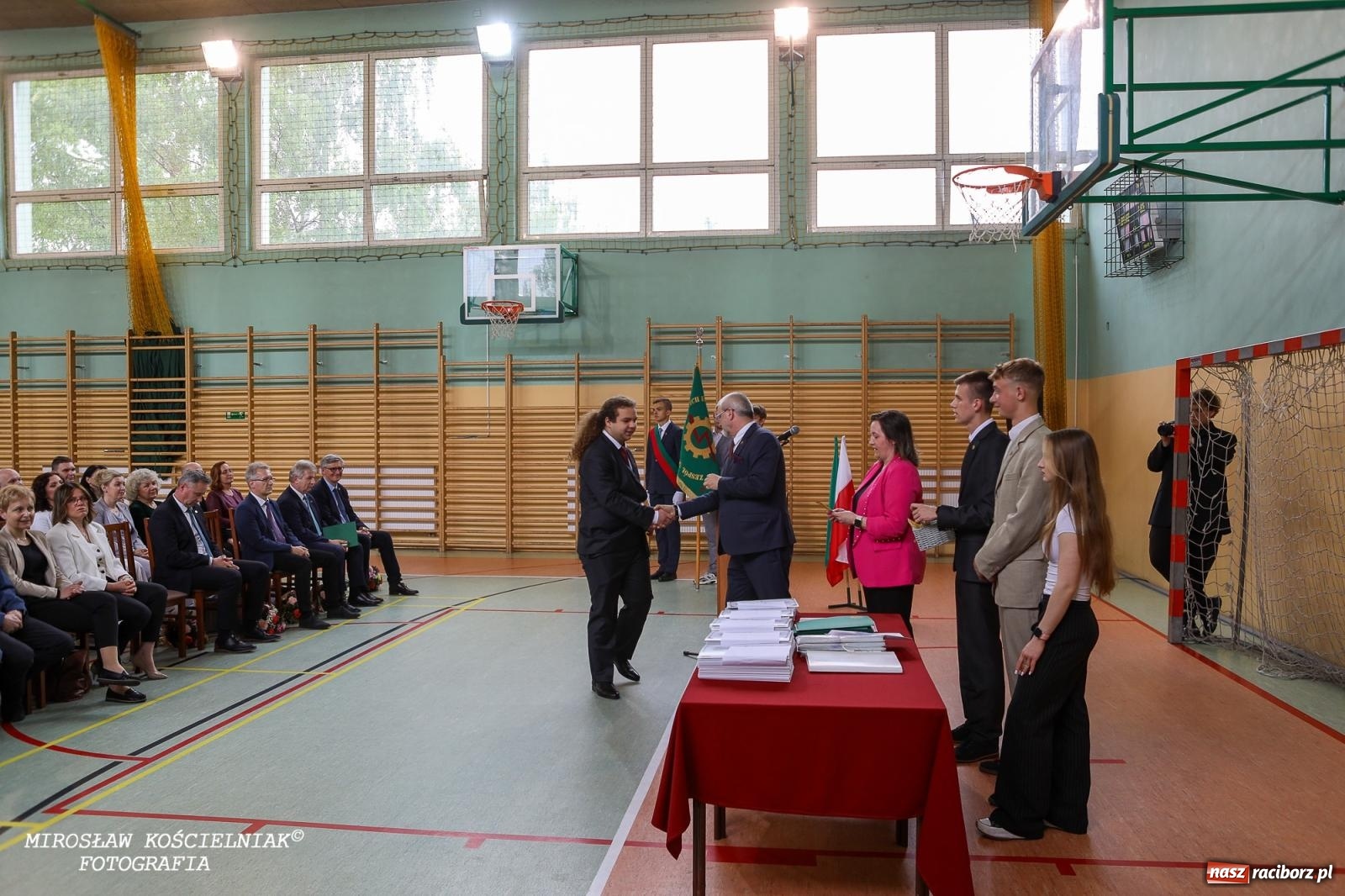 Zdjęcie w galerii na portalu naszraciborz.pl: Raciborska politechnika nad Odrą pożegnała absolwentów wiadomości z regionu