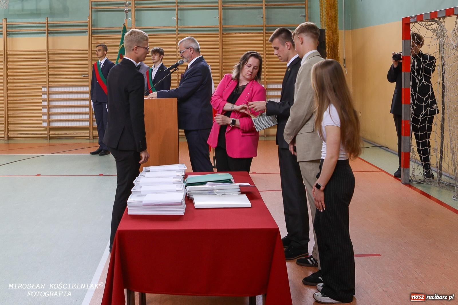 Zdjęcie w galerii na portalu naszraciborz.pl: Raciborska politechnika nad Odrą pożegnała absolwentów wiadomości z regionu