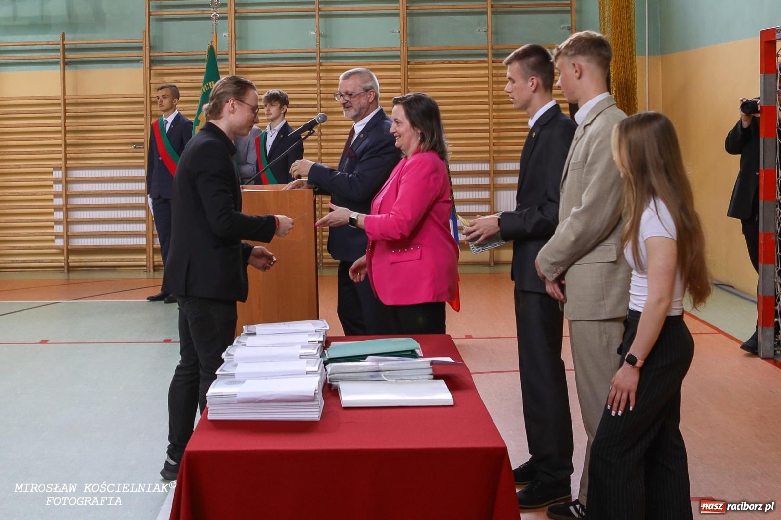 Zdjęcie w galerii na portalu naszraciborz.pl: Raciborska politechnika nad Odrą pożegnała absolwentów wiadomości z regionu