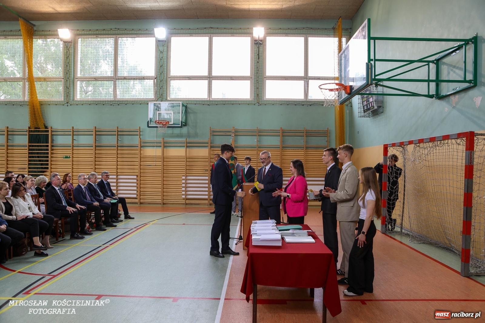 Zdjęcie w galerii na portalu naszraciborz.pl: Raciborska politechnika nad Odrą pożegnała absolwentów wiadomości z regionu