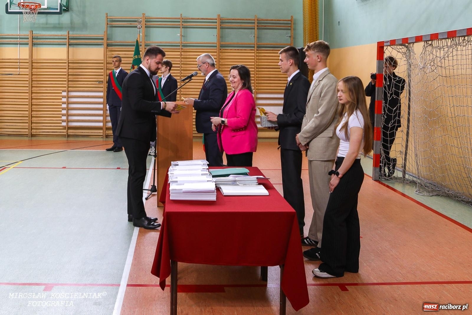 Zdjęcie w galerii na portalu naszraciborz.pl: Raciborska politechnika nad Odrą pożegnała absolwentów wiadomości z regionu