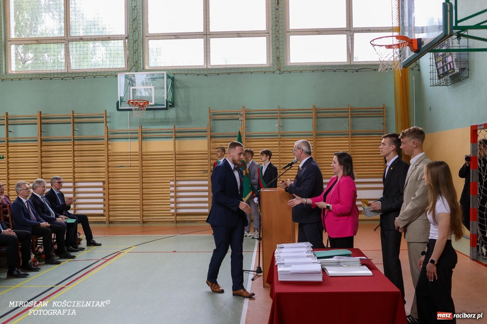 Zdjęcie w galerii na portalu naszraciborz.pl: Raciborska politechnika nad Odrą pożegnała absolwentów wiadomości z regionu