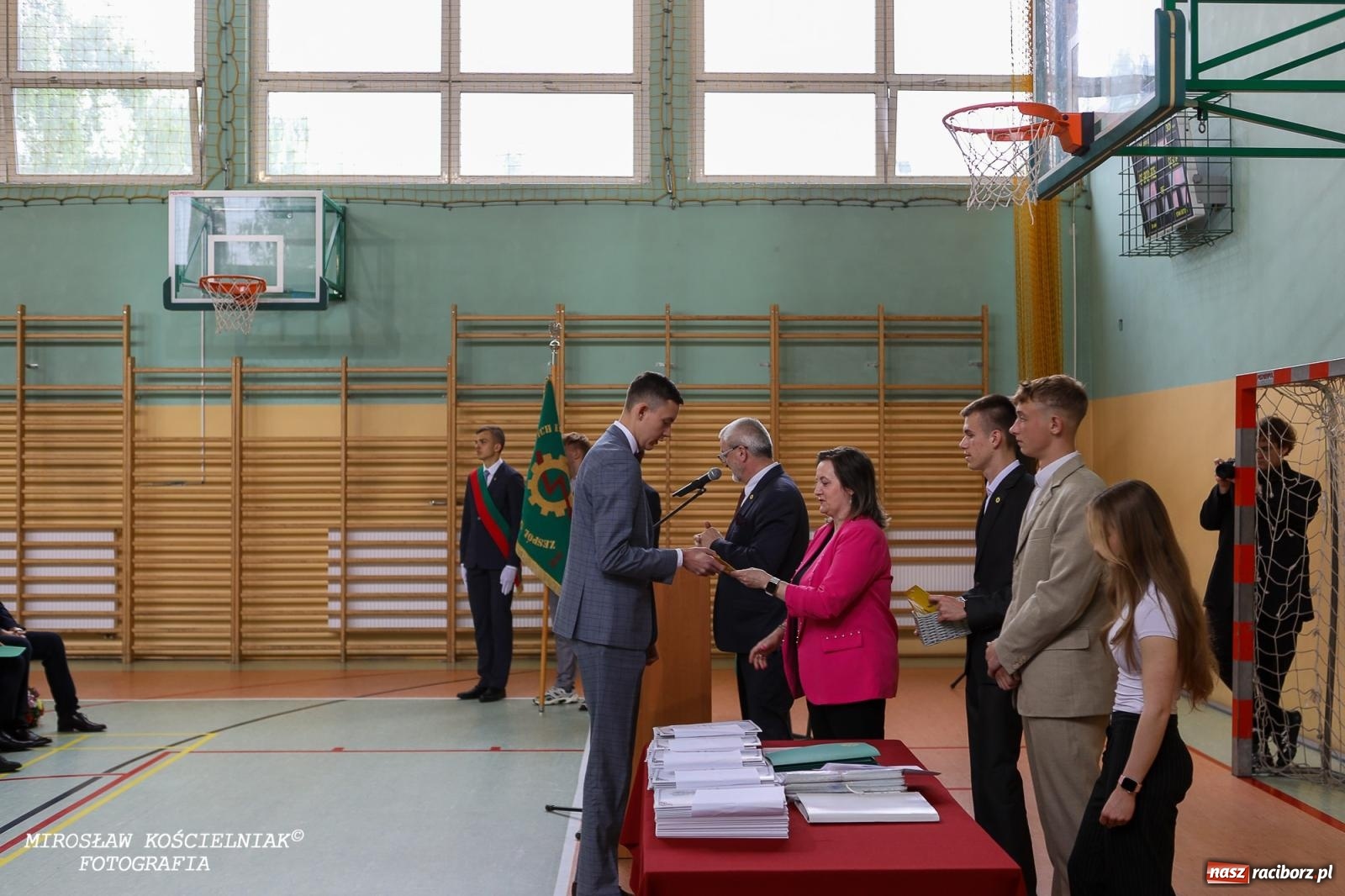 Zdjęcie w galerii na portalu naszraciborz.pl: Raciborska politechnika nad Odrą pożegnała absolwentów wiadomości z regionu