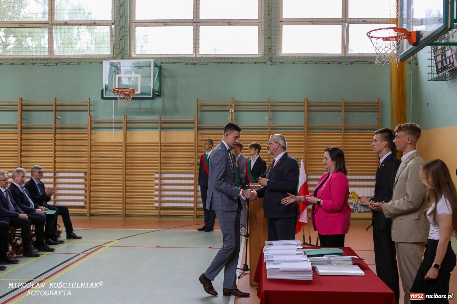 Zdjęcie w galerii na portalu naszraciborz.pl: Raciborska politechnika nad Odrą pożegnała absolwentów wiadomości z regionu