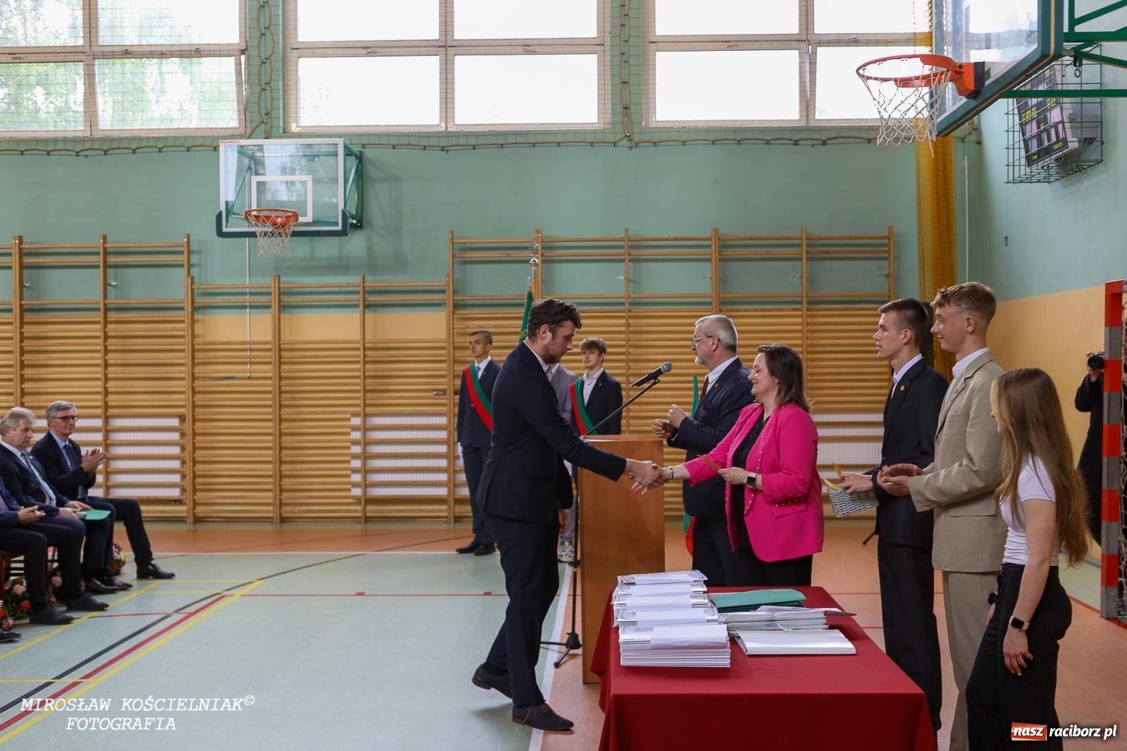 Zdjęcie w galerii na portalu naszraciborz.pl: Raciborska politechnika nad Odrą pożegnała absolwentów wiadomości z regionu
