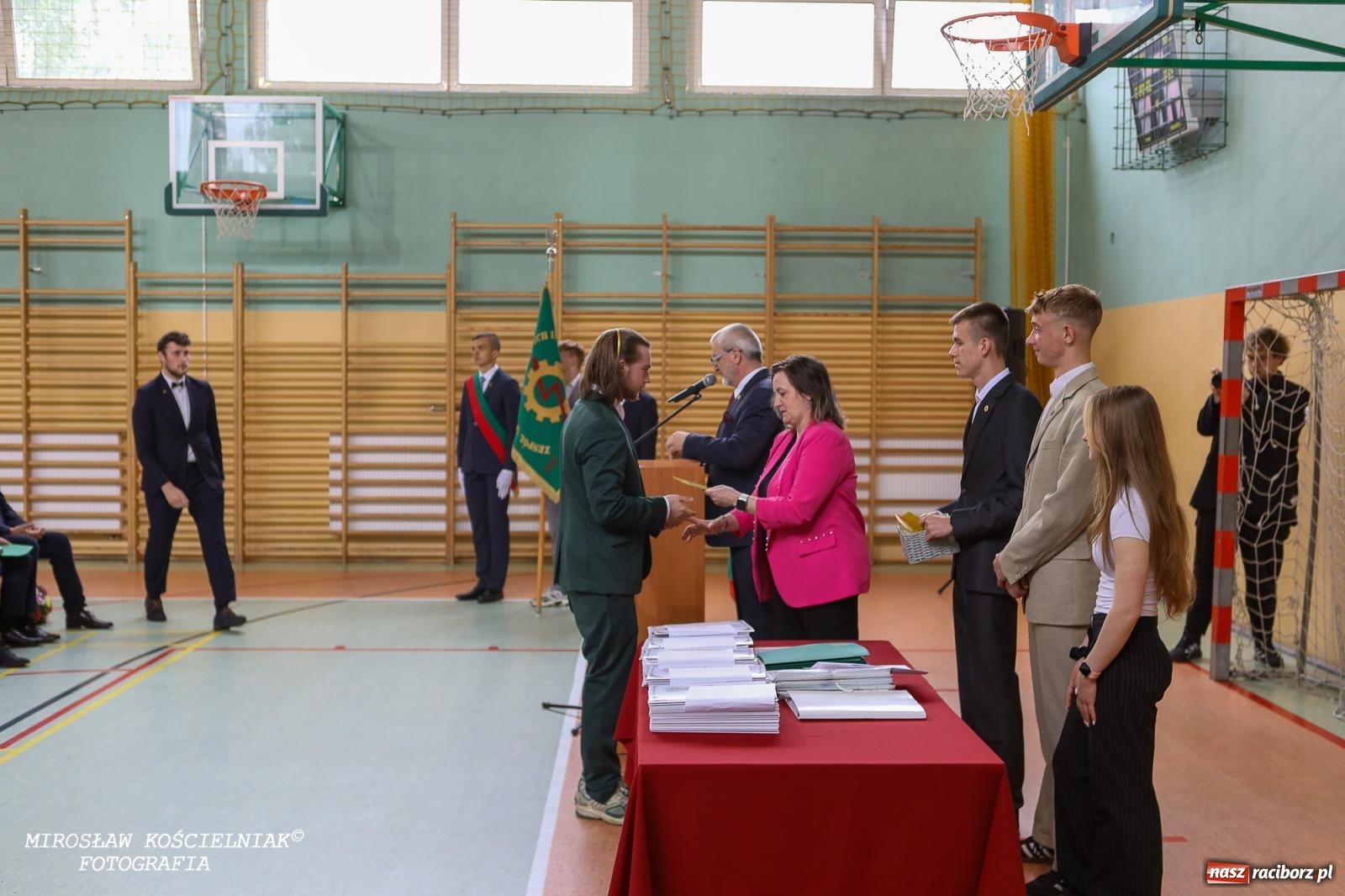 Zdjęcie w galerii na portalu naszraciborz.pl: Raciborska politechnika nad Odrą pożegnała absolwentów wiadomości z regionu