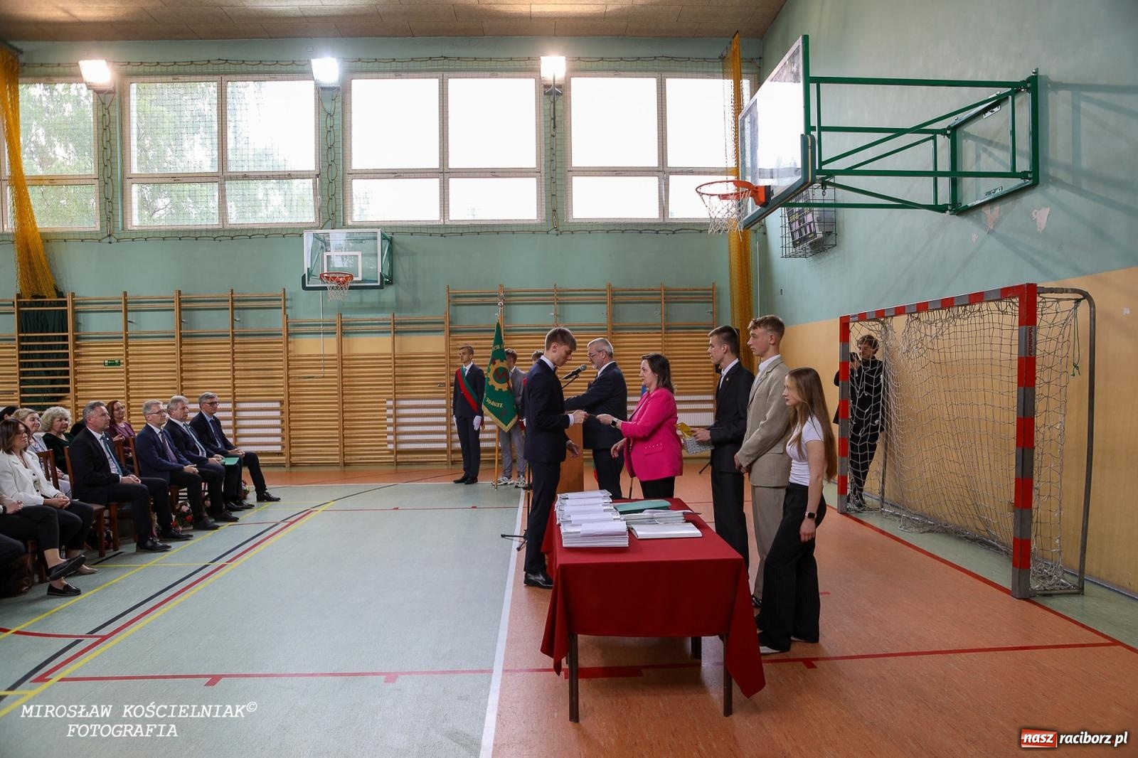 Zdjęcie w galerii na portalu naszraciborz.pl: Raciborska politechnika nad Odrą pożegnała absolwentów wiadomości z regionu