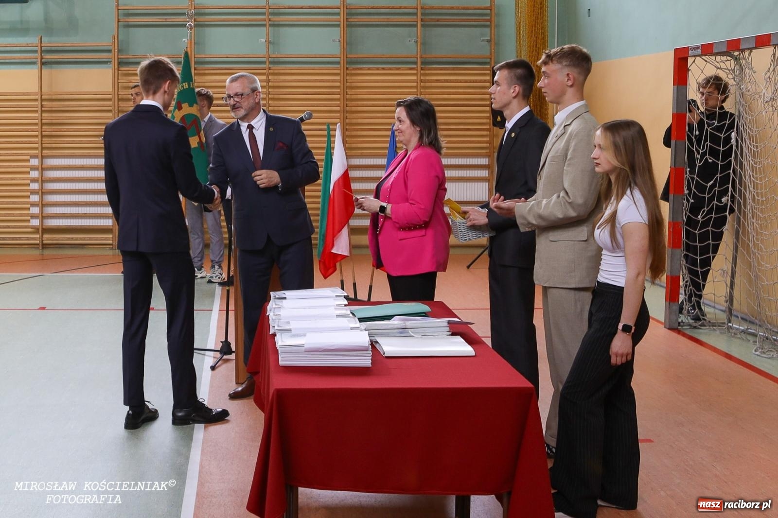 Zdjęcie w galerii na portalu naszraciborz.pl: Raciborska politechnika nad Odrą pożegnała absolwentów wiadomości z regionu