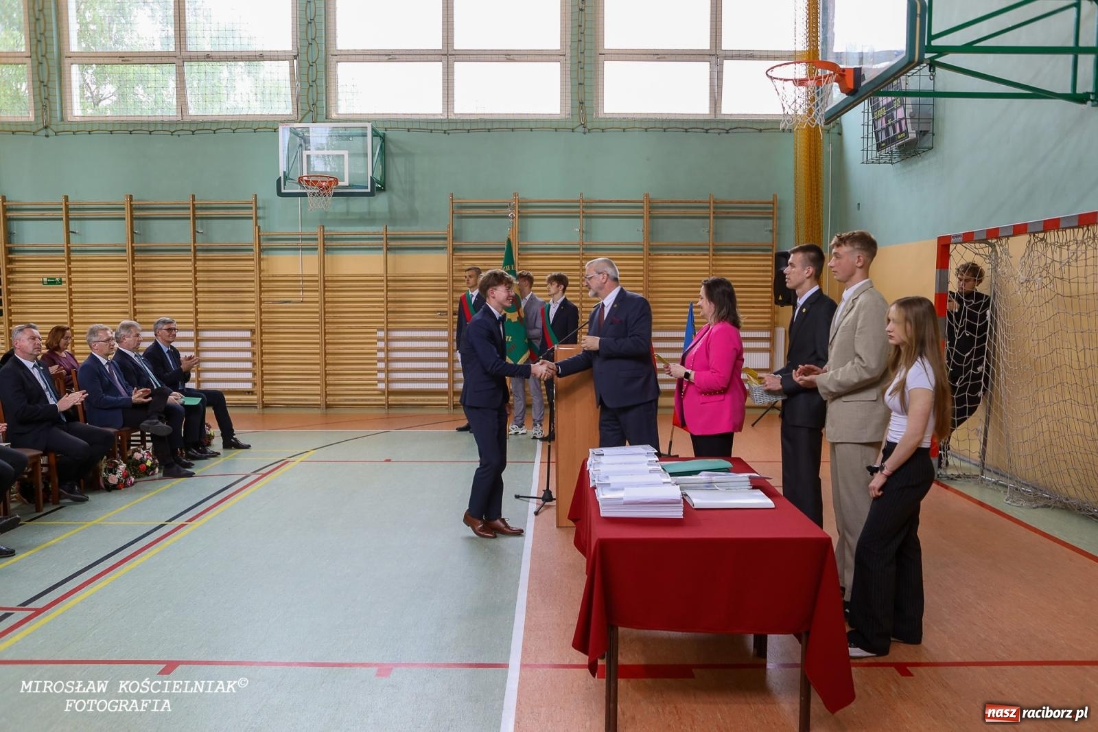 Zdjęcie w galerii na portalu naszraciborz.pl: Raciborska politechnika nad Odrą pożegnała absolwentów wiadomości z regionu