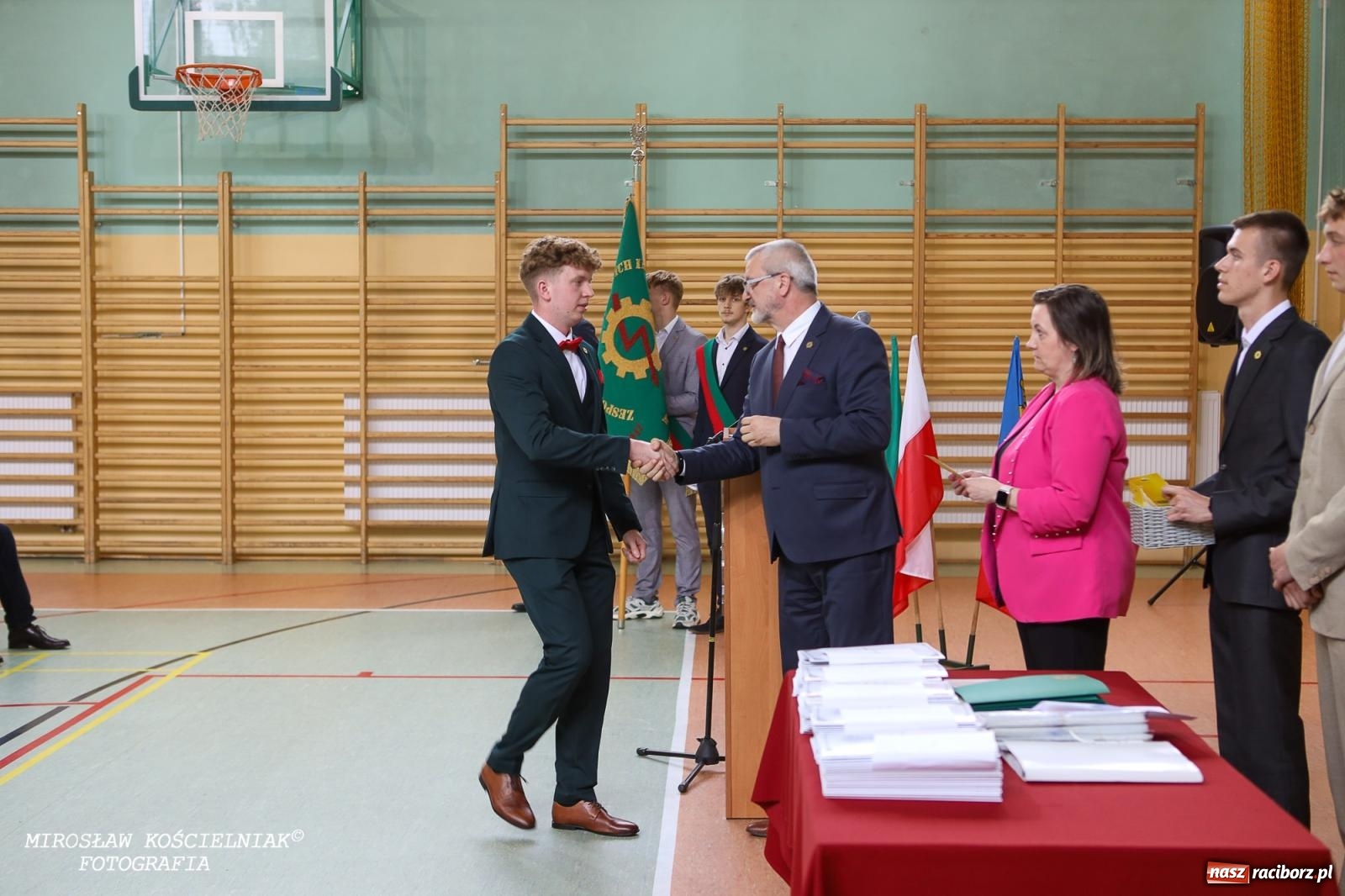 Zdjęcie w galerii na portalu naszraciborz.pl: Raciborska politechnika nad Odrą pożegnała absolwentów wiadomości z regionu