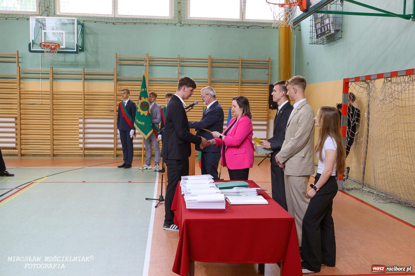 Zdjęcie w galerii na portalu naszraciborz.pl: Raciborska politechnika nad Odrą pożegnała absolwentów wiadomości z regionu