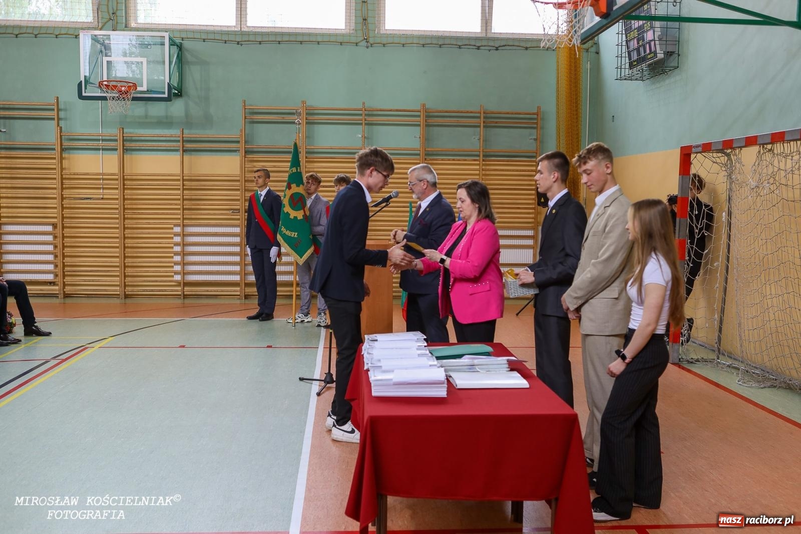 Zdjęcie w galerii na portalu naszraciborz.pl: Raciborska politechnika nad Odrą pożegnała absolwentów wiadomości z regionu