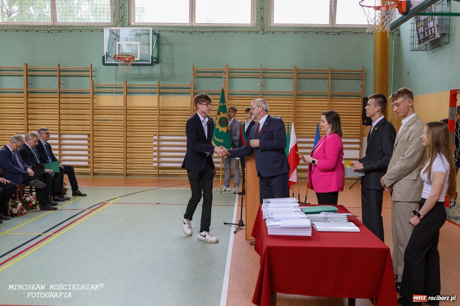 Zdjęcie w galerii na portalu naszraciborz.pl: Raciborska politechnika nad Odrą pożegnała absolwentów wiadomości z regionu