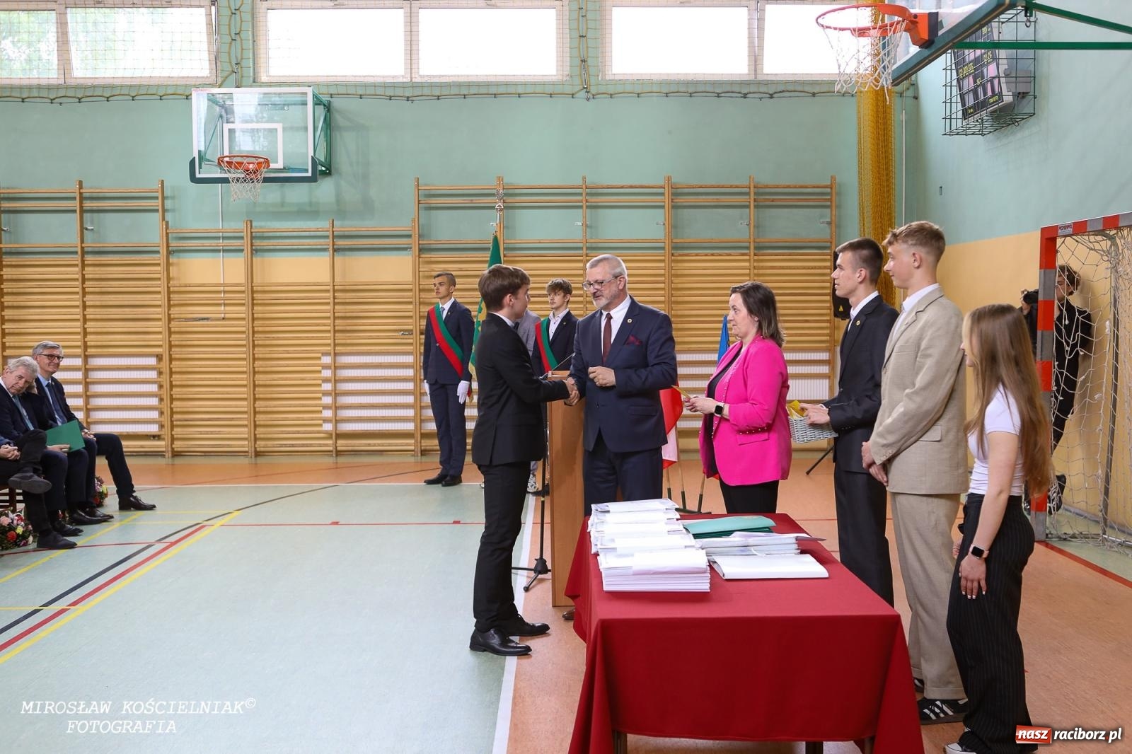 Zdjęcie w galerii na portalu naszraciborz.pl: Raciborska politechnika nad Odrą pożegnała absolwentów wiadomości z regionu