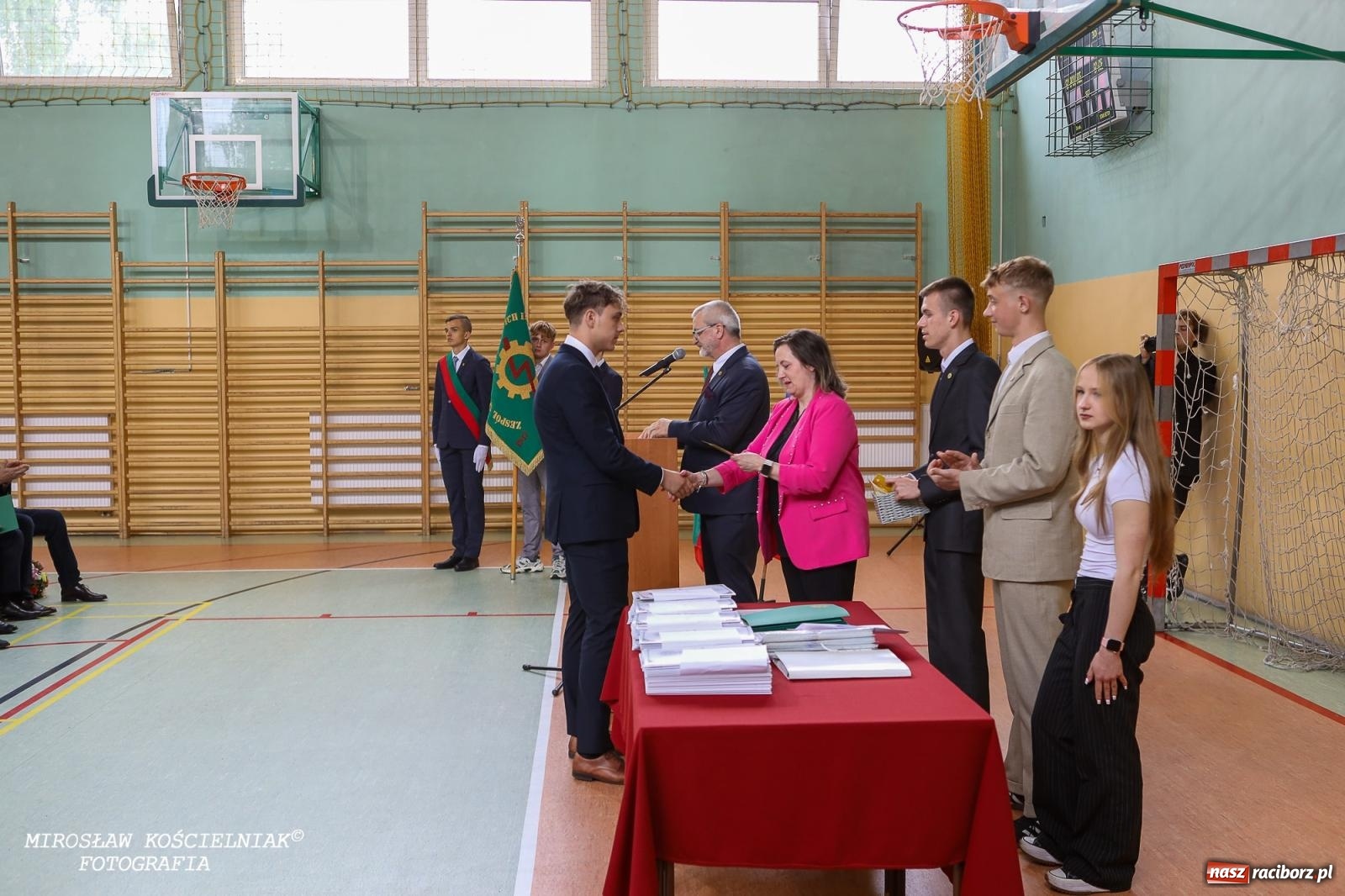 Zdjęcie w galerii na portalu naszraciborz.pl: Raciborska politechnika nad Odrą pożegnała absolwentów wiadomości z regionu