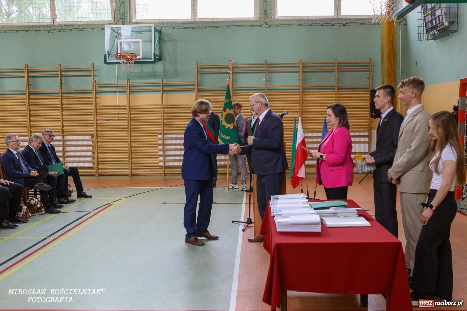 Zdjęcie w galerii na portalu naszraciborz.pl: Raciborska politechnika nad Odrą pożegnała absolwentów wiadomości z regionu