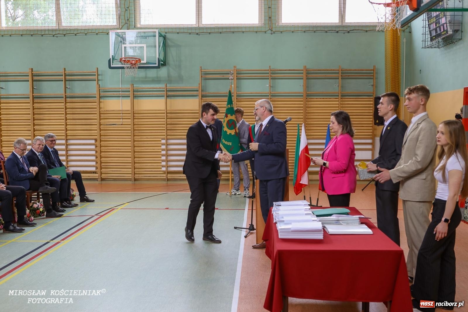 Zdjęcie w galerii na portalu naszraciborz.pl: Raciborska politechnika nad Odrą pożegnała absolwentów wiadomości z regionu